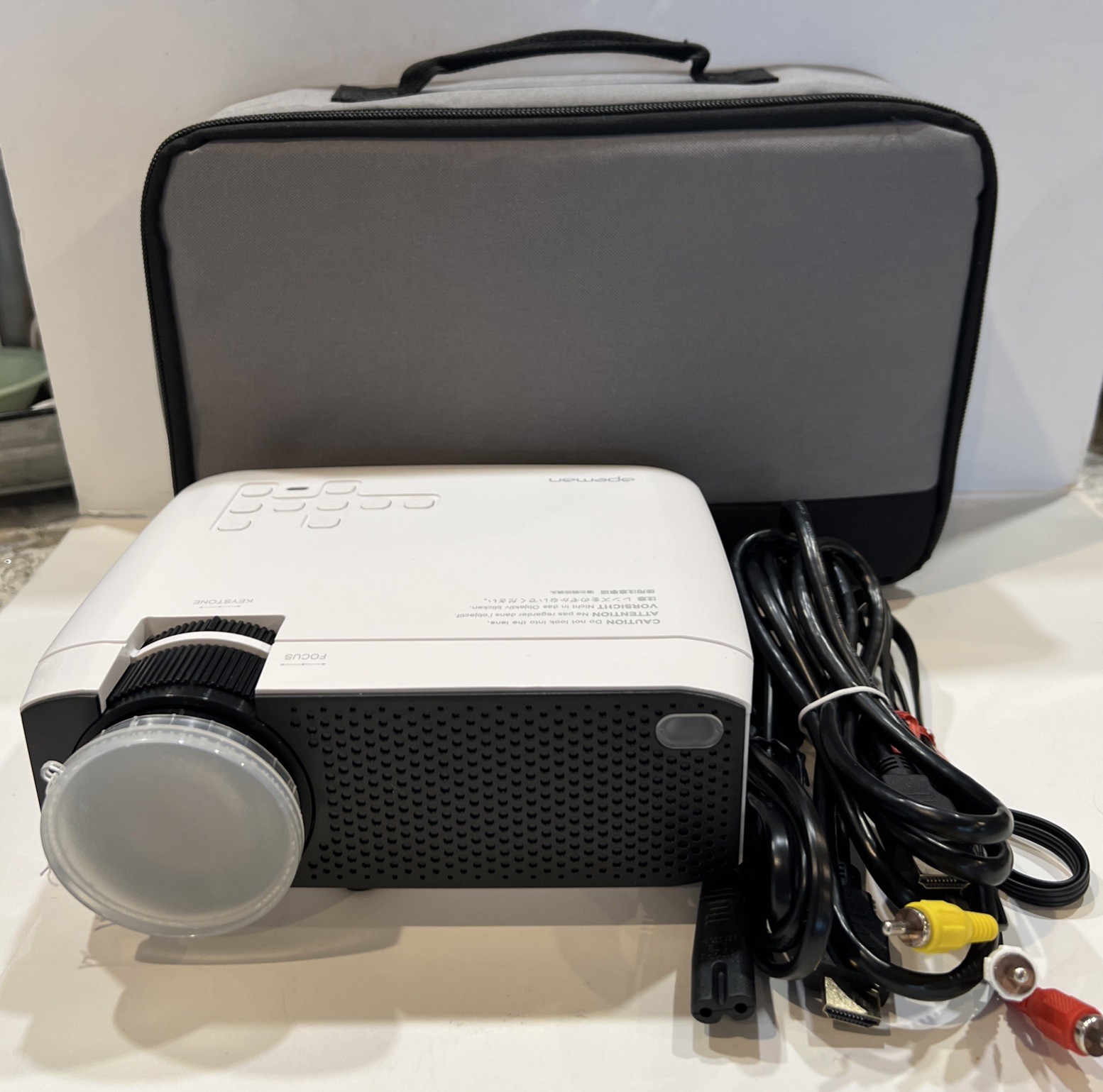 Apeman  LC350 720p Mini Potable LCD Digital Projector with Built-In Speakers