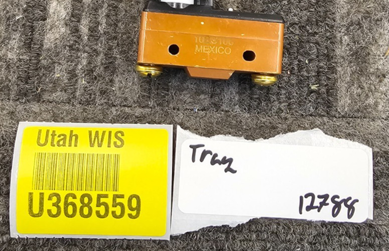 10BS106 Basic Snap Series Premium Switch, Single Pole Double Throw Circuitry