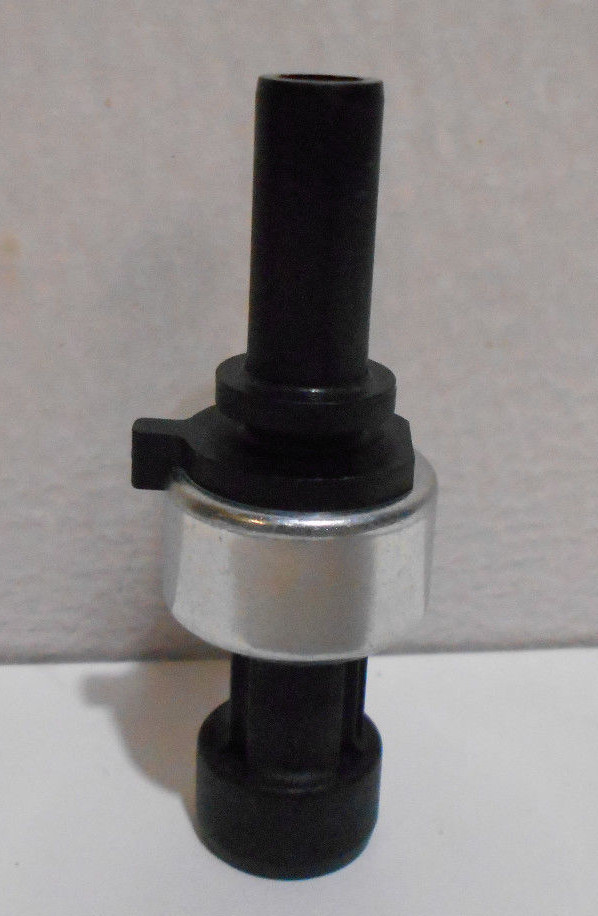 AIR PRESSURE SENSOR 17109AM Fits PETERBILT KENWORTH FREIGHTLINER VOLVO