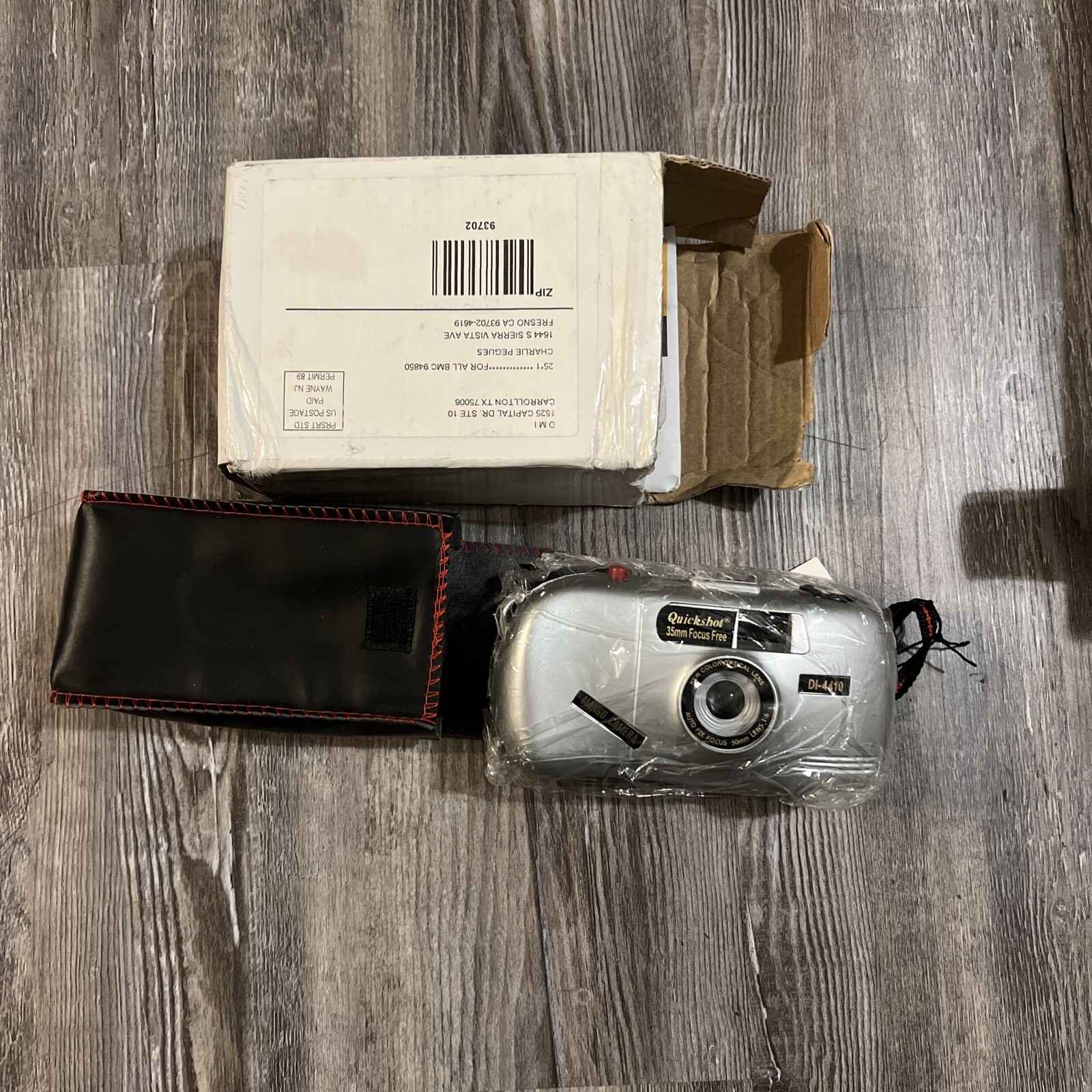 Nice Vintage Quickshot 35mm Focus Free DI-4410 Mango Camera NIP