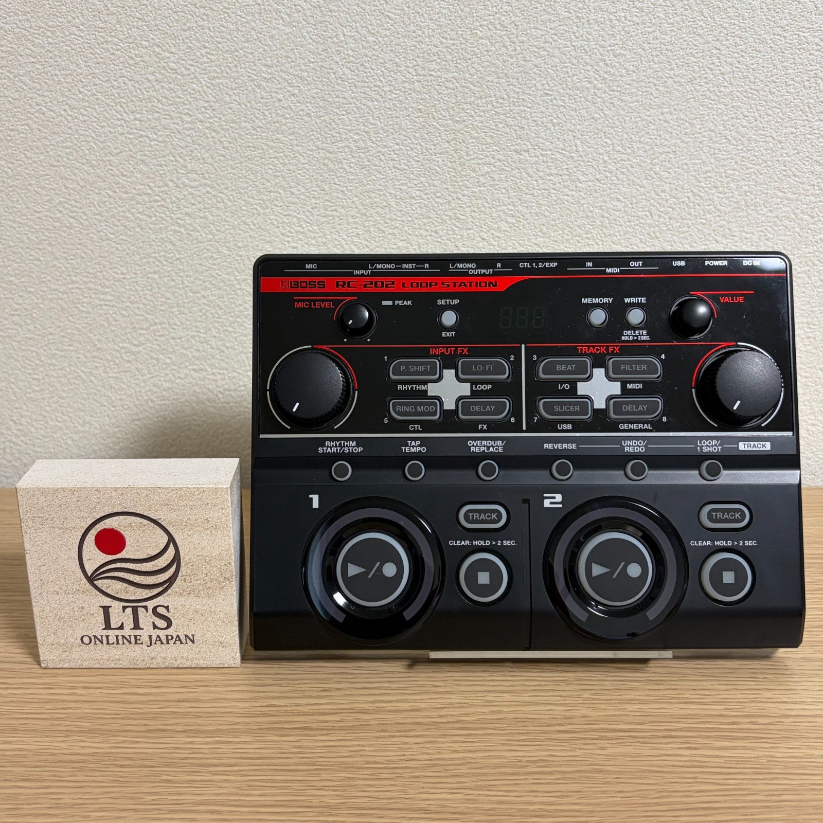 BOSS RC-202 Loop Station Tabletop Phrase Looper 2 Stereo Tracks XLR USB MIDI WAV