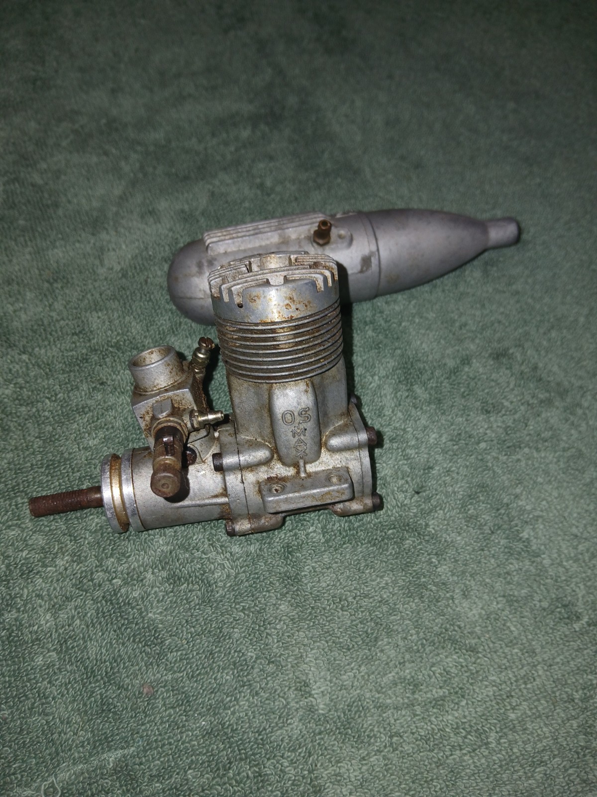 O S MAX 40SR ENGINE WITH OS743 MUFFLER & OS4BK CARB