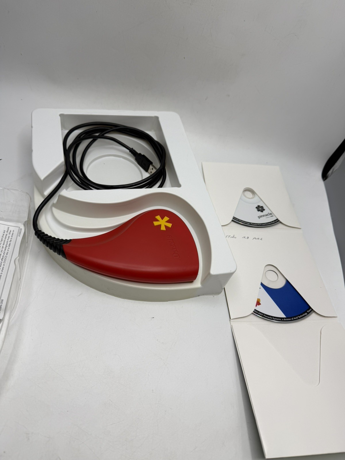 Pinnacle Dazzle USB Video Capture Device~RED~DVC100~VGUC