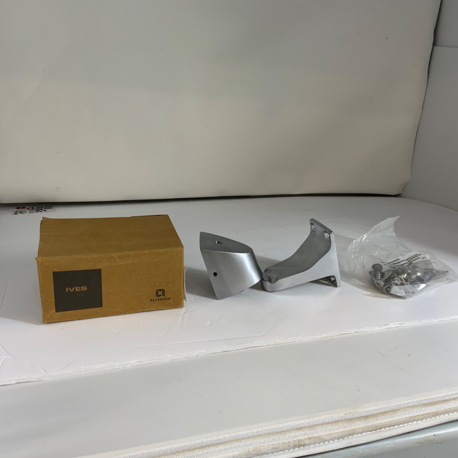 IVES 495B26D FLOOR STOP 10152
