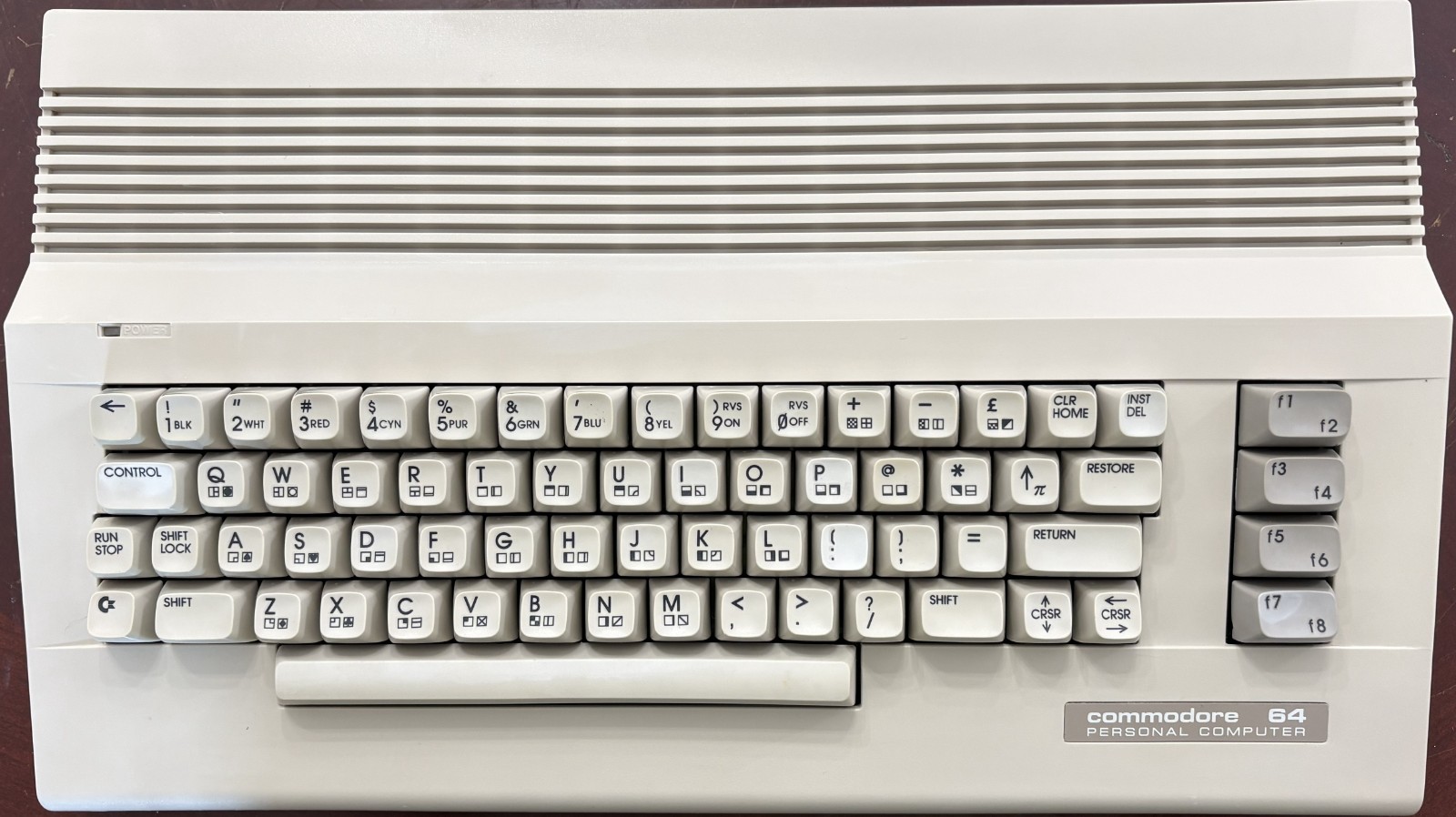 COMMODORE 64C COMPUTER 250466 HEATSINKS TESTED AND WORKING ZIF64