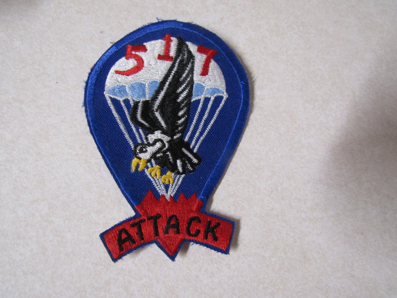 MILITARY PATCH MUCH OLDER US ARMY 517TH PARACHUTE INFANTRY REGIMENT ATTACK