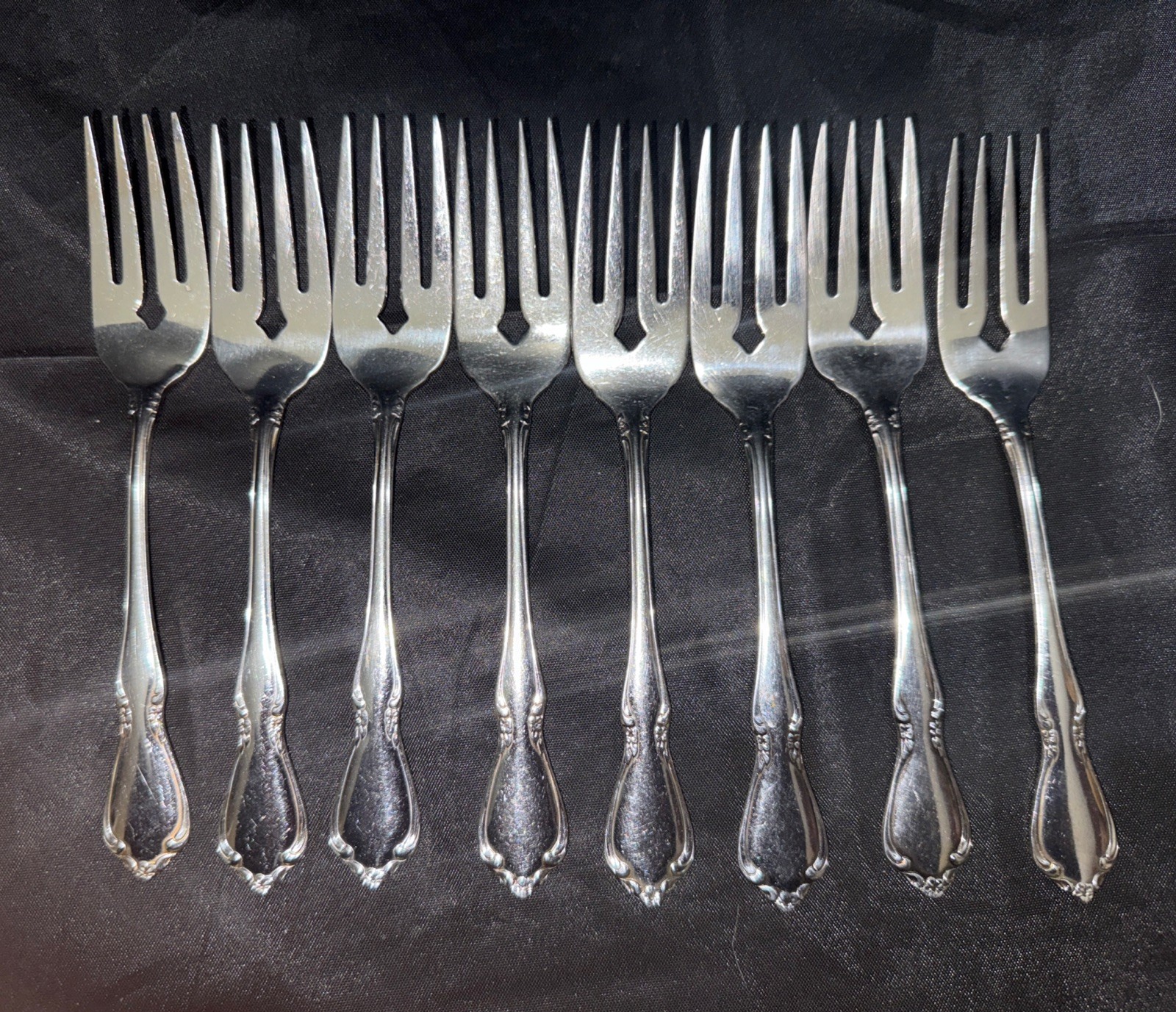 CHATEAU Oneida USA Stainless Glossy Vintage Flatware - 8 Salad Forks