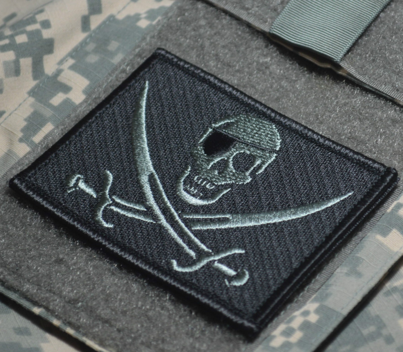 ISAF CJSOTF-A USMC FORCE RECON vêlkrö PATCH: PIRATE CALICO JACK ONE-EYE SKULL