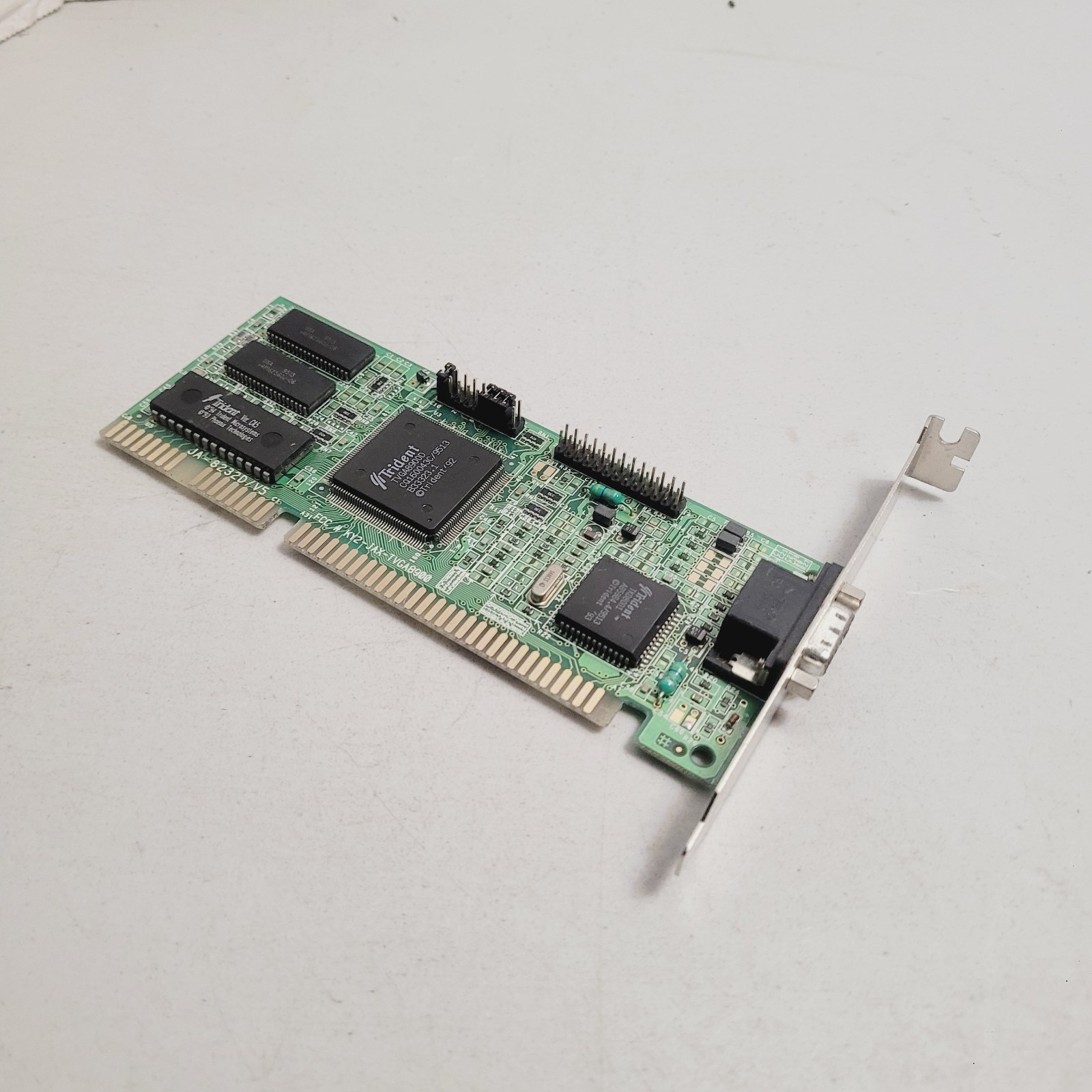 JA-8232D/V5 TRIDENT MICROSYSTEMVGA 16BIT ISA TVGA9000D-R 512K VIDEO free ship