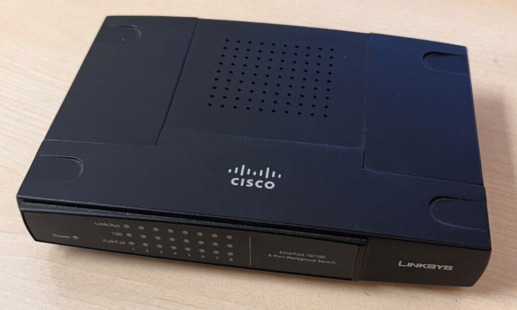 LINKSYS by Cicso, EZXS88W, v 3.4, 8-Port 10/100 Workgroup Switch w/ Power Supply