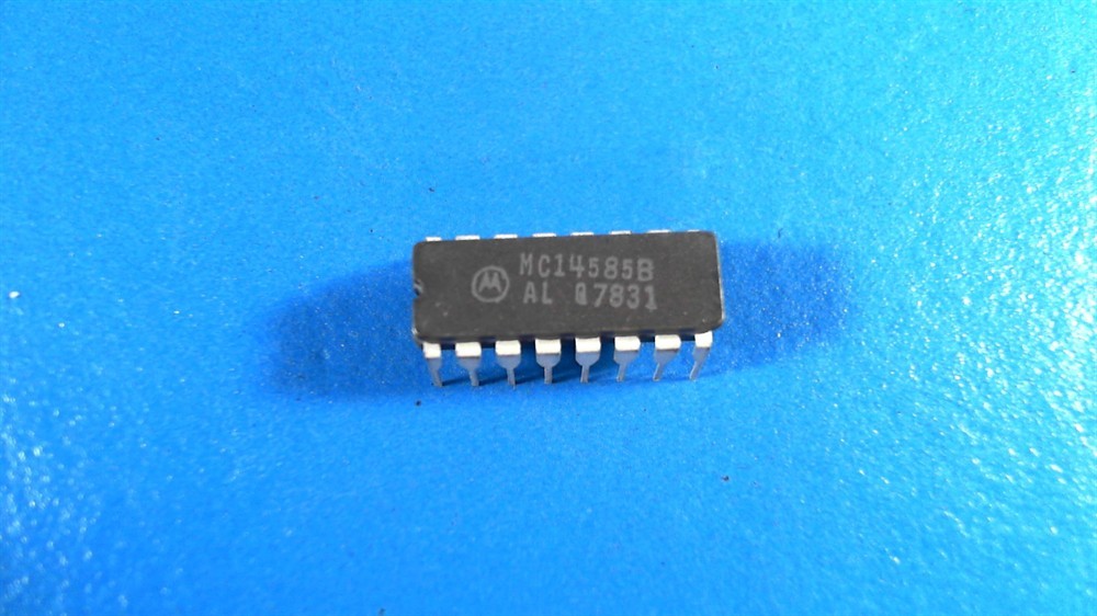 New (24pcs) MC14585BAL MOTOROLA IC Logic
