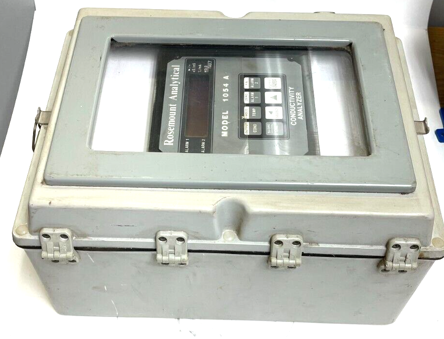 ROSEMOUNT ANALYTICAL 1054A CONDUCTIVITY ANALYZER