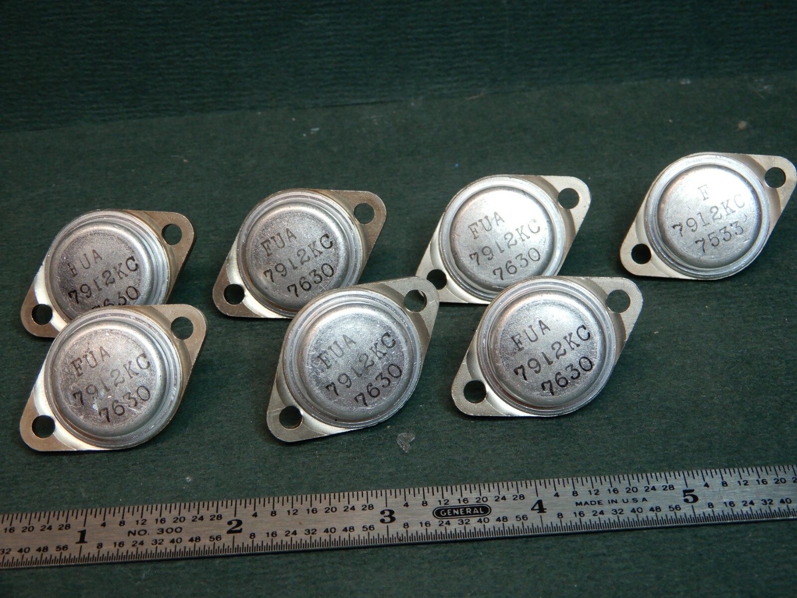 Fairchild? UA7912KC 12 Volt Voltage regulators Qty 7 NOS