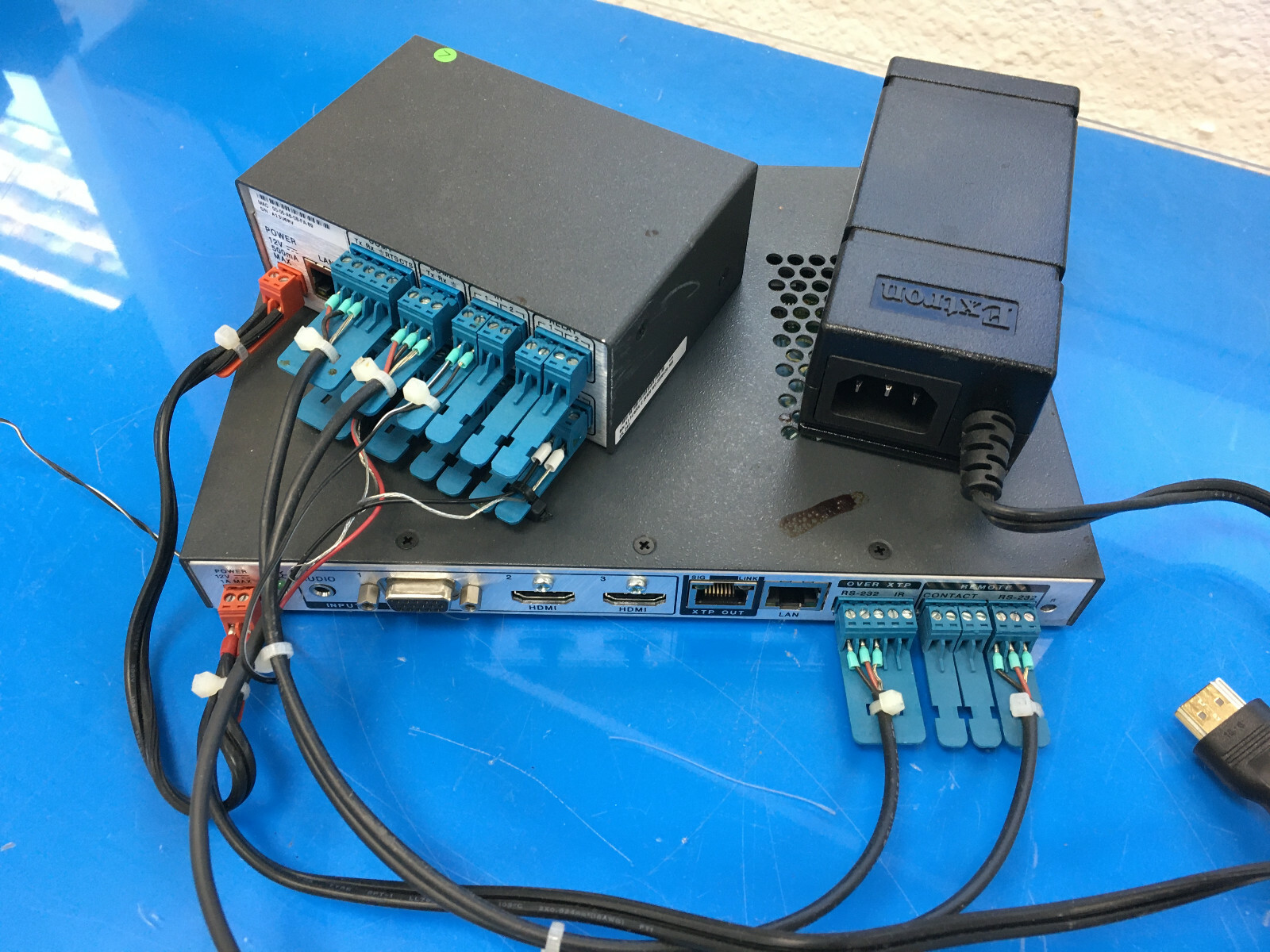 Extron TP T USW 103
