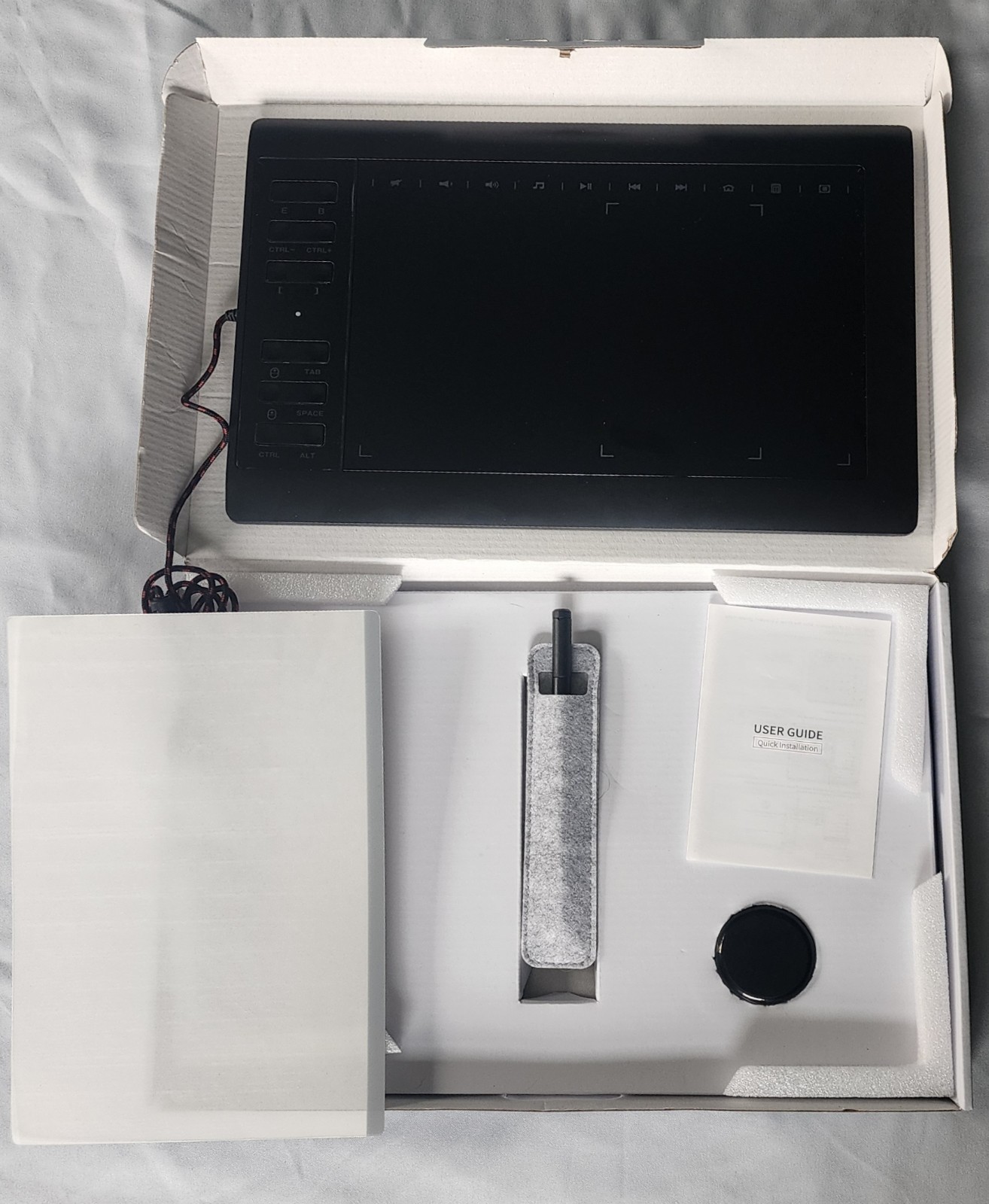 Graphics Tablet with Pen, Accessories, Black, USB Wired, User Guide Included