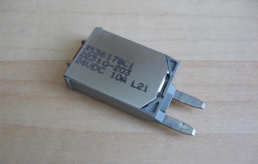 Navistar Bussmann 3536178C1 22310-203 Circuit Breaker Fuse 10A 10Amps #M147NA
