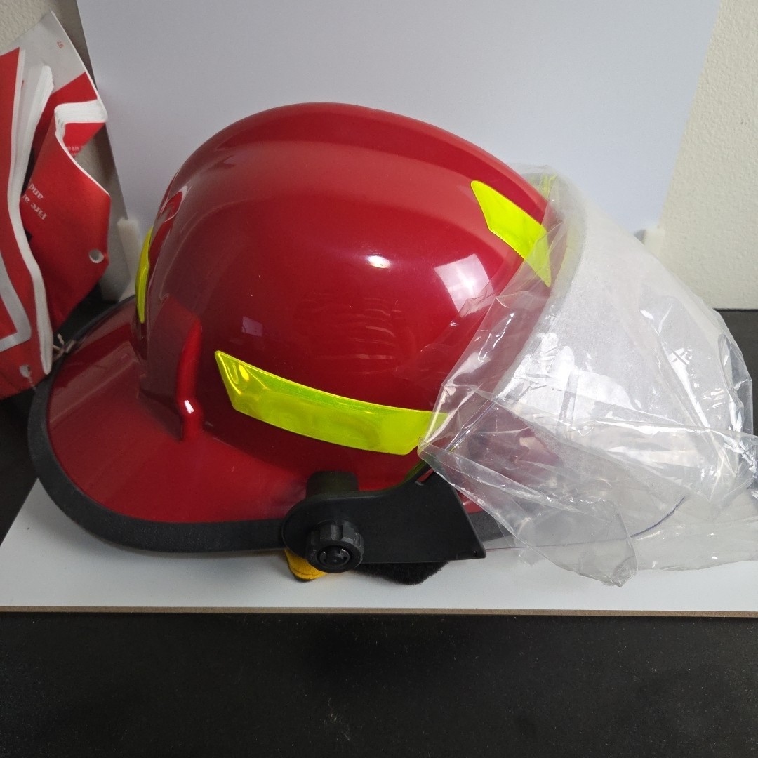 MSA Cairns 360S Fire Helmet Structural Thermoplastic NOS