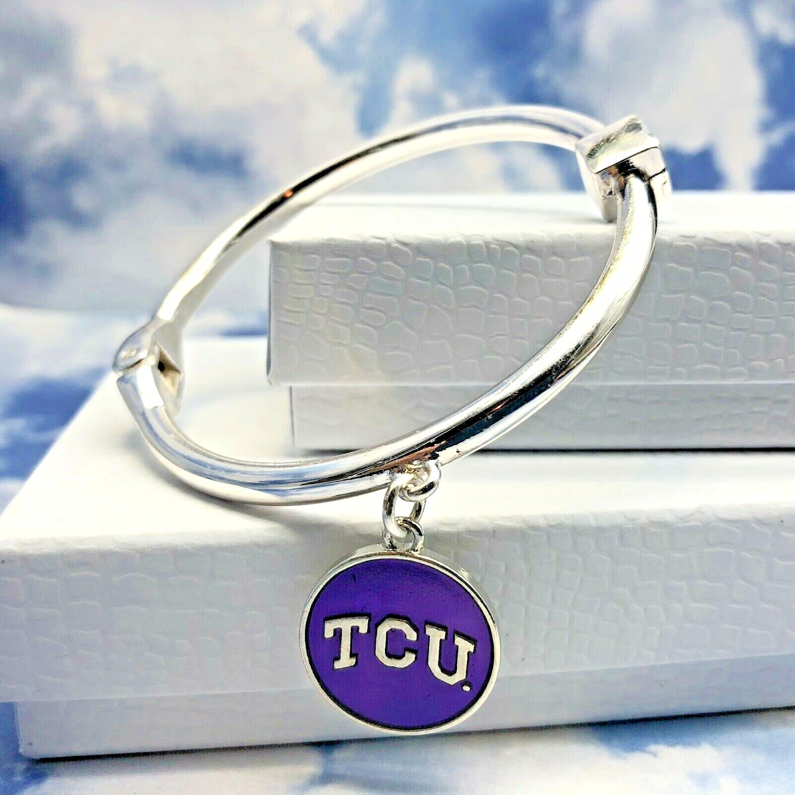 New With Tags Collage Silver Tone Hinge Pendant Bracelet Purple TCU   7.5"