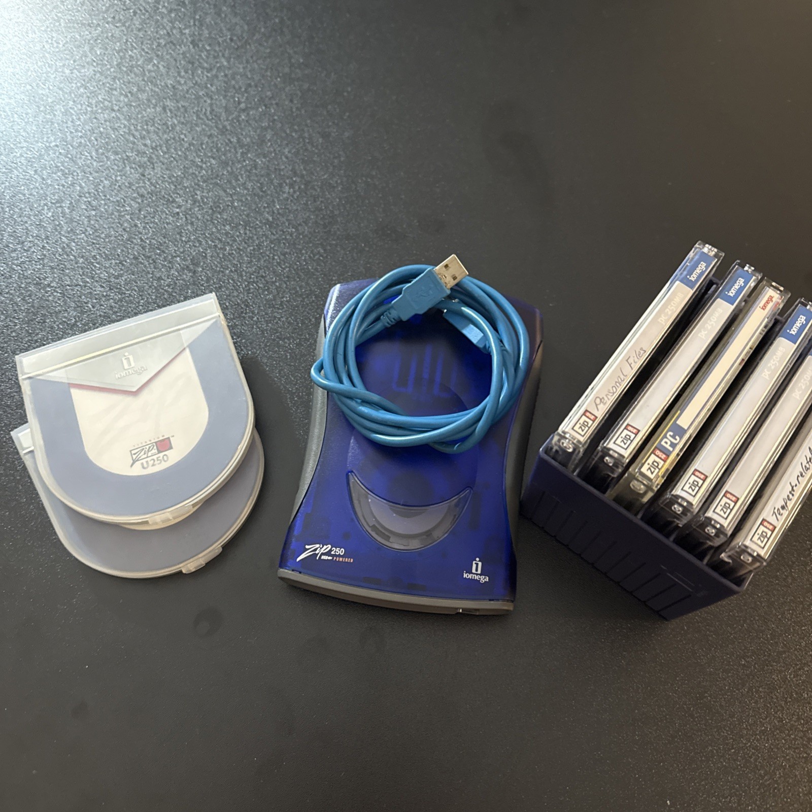 IOMEGA Zip 250 External USB ZIP Drive/ Organizer And 8 Discs. Tested