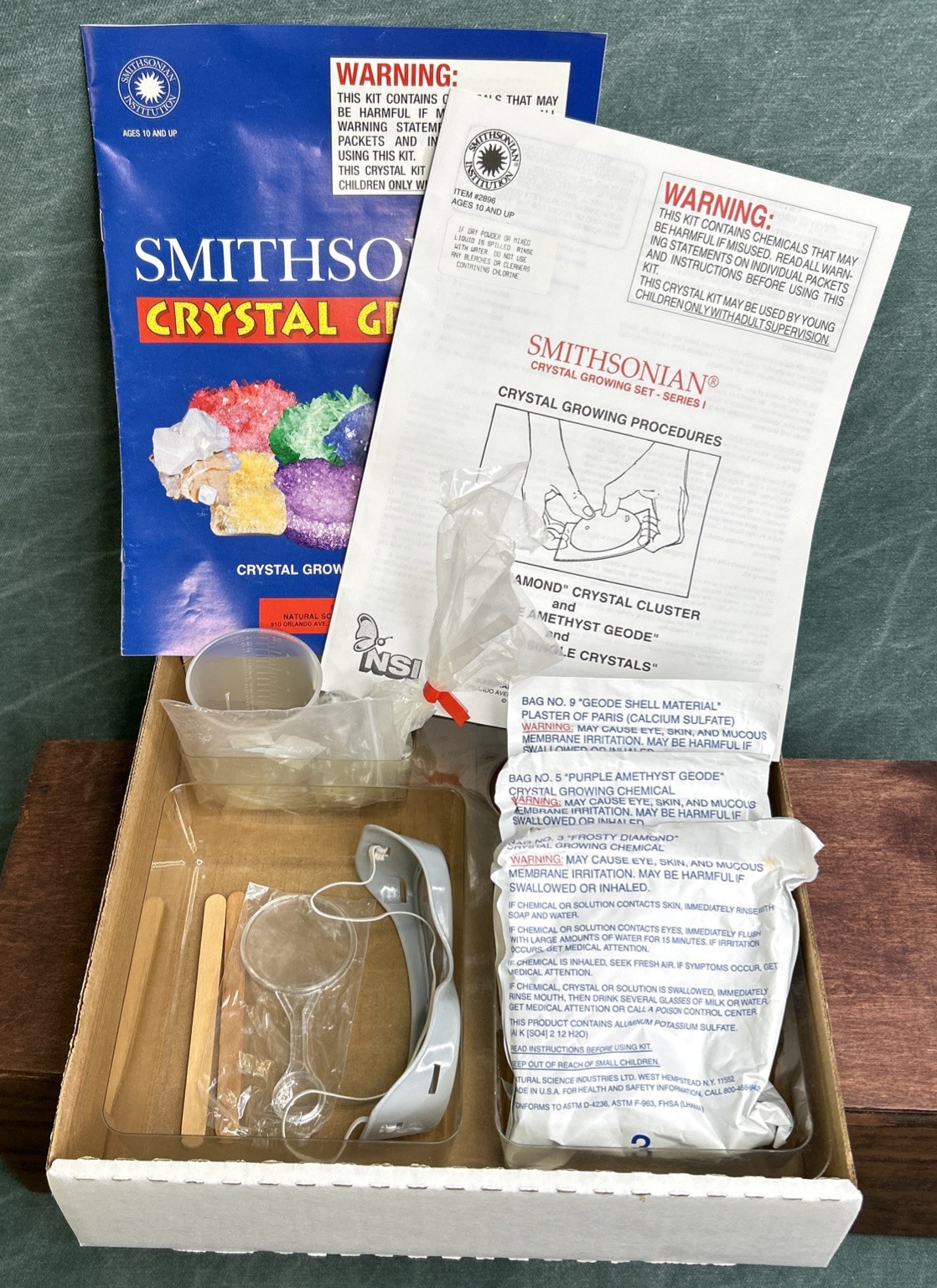 Smithsonian Grow 3 Beautiful Crystals Kit Item #2896