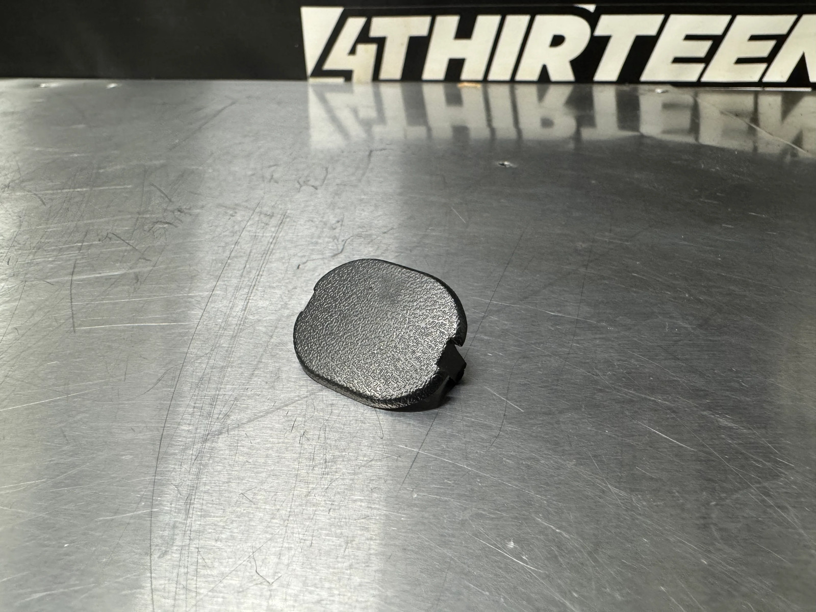97-04 C5 CORVETTE CENTER CONSOLE NUT COVER #K62