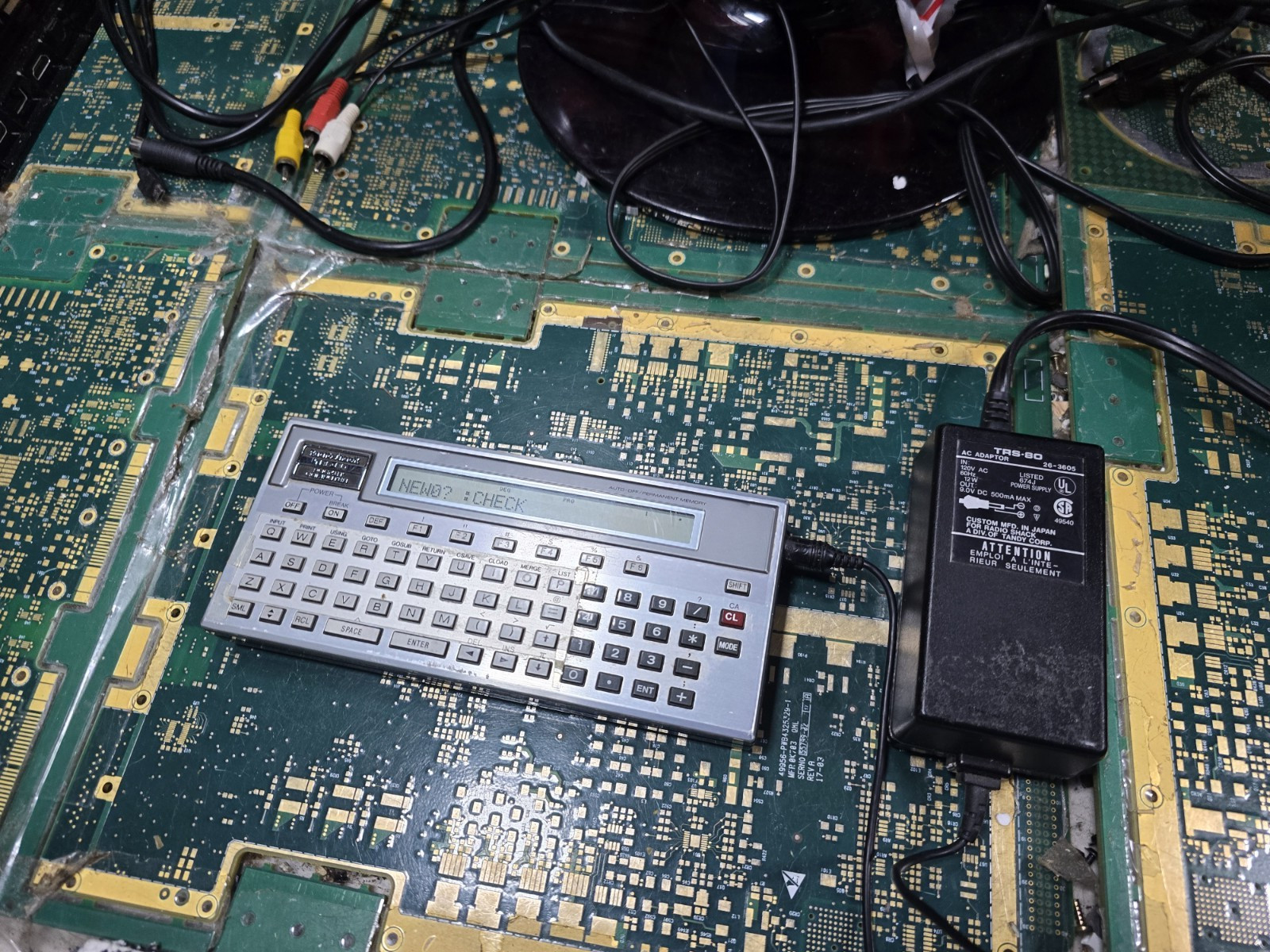 Radio Shack TRS-80 26-3601 Pocket Computer w/Adapter 26-3605-Quick Tested-PARTS
