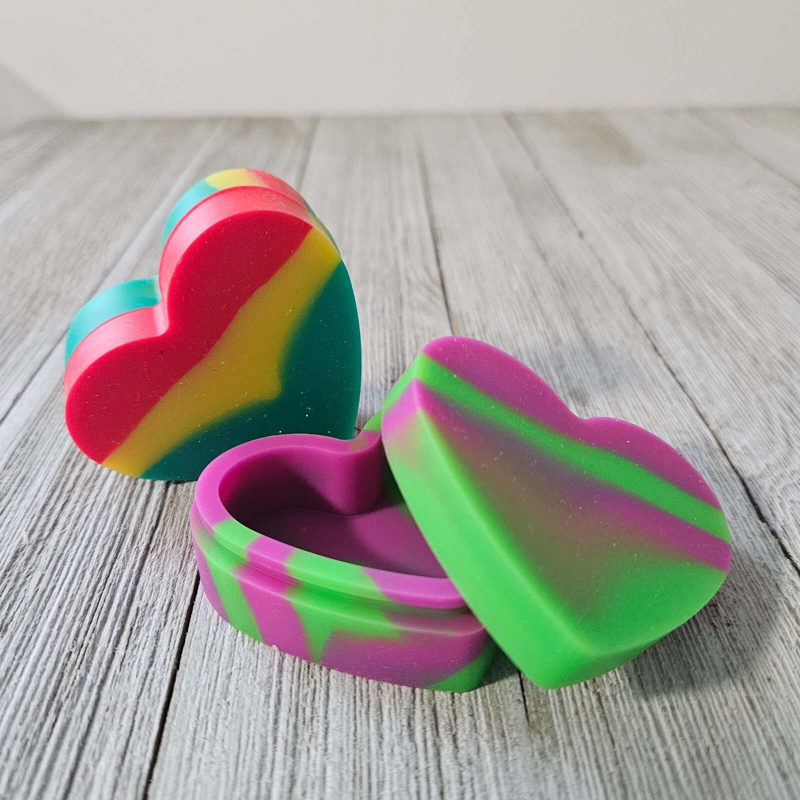 Pair of Heart Shaped 2" Silicone Containers Trinket Storage Boxes with Lids Set