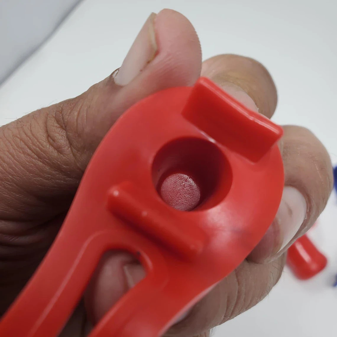 Silicone Poultry Handling Gloves with Protective Caps Adjustable Rooster Safe