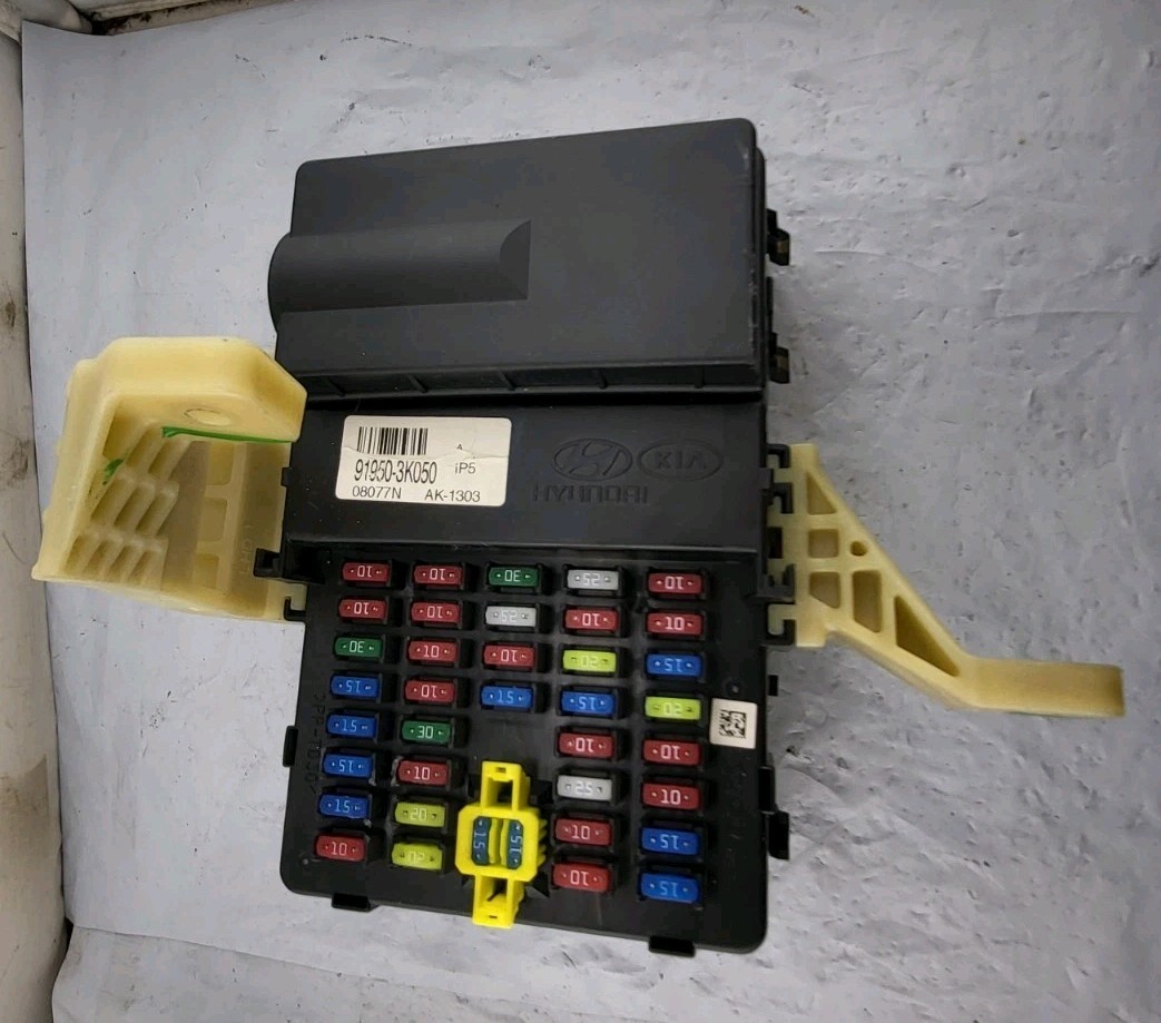 2006 2007 HYUNDAI SONATA FUSE BOX BLOCK RELAY JUNCTION FUSEBOX 91950-3K050 OEM