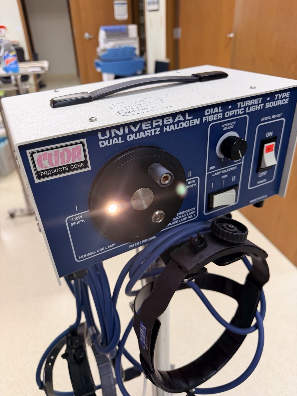 CUDA M2-150 Universal Dual Quartz Halogen Fiber Optic Light Source