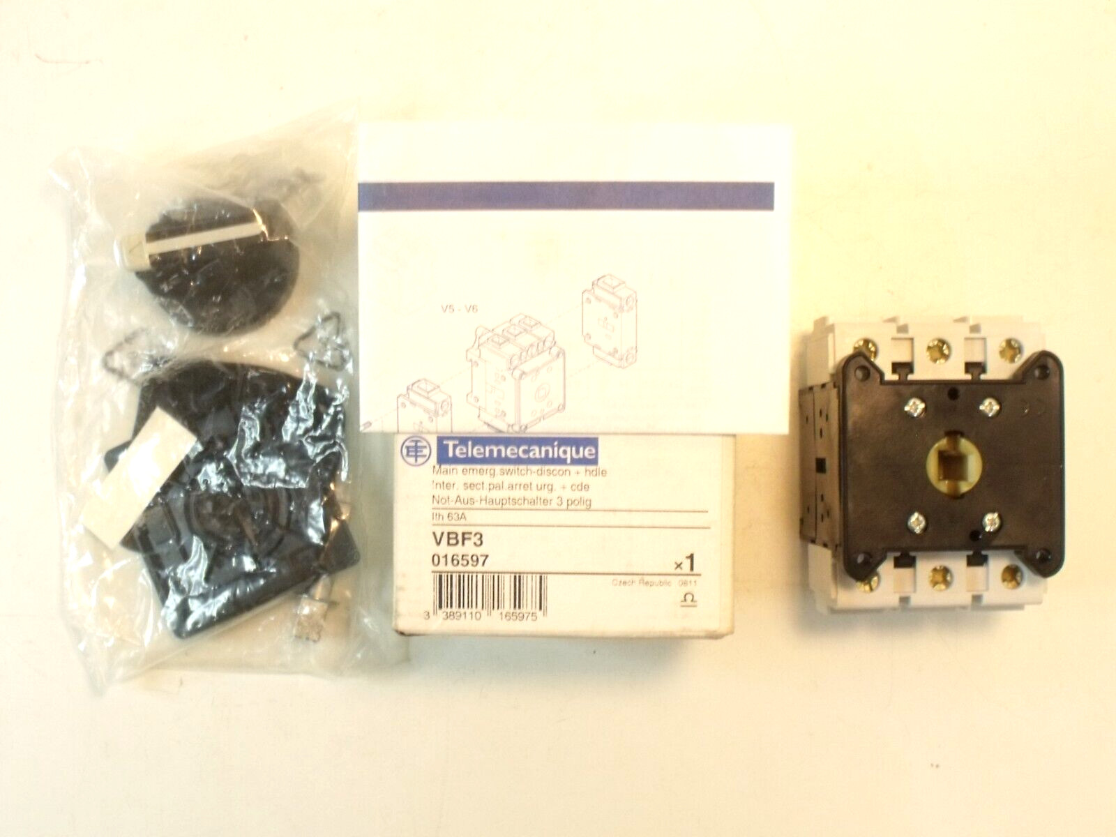 NIB Telemecanique VBF3 Disconnect Switch:  63A, Door Mount, 690VAC