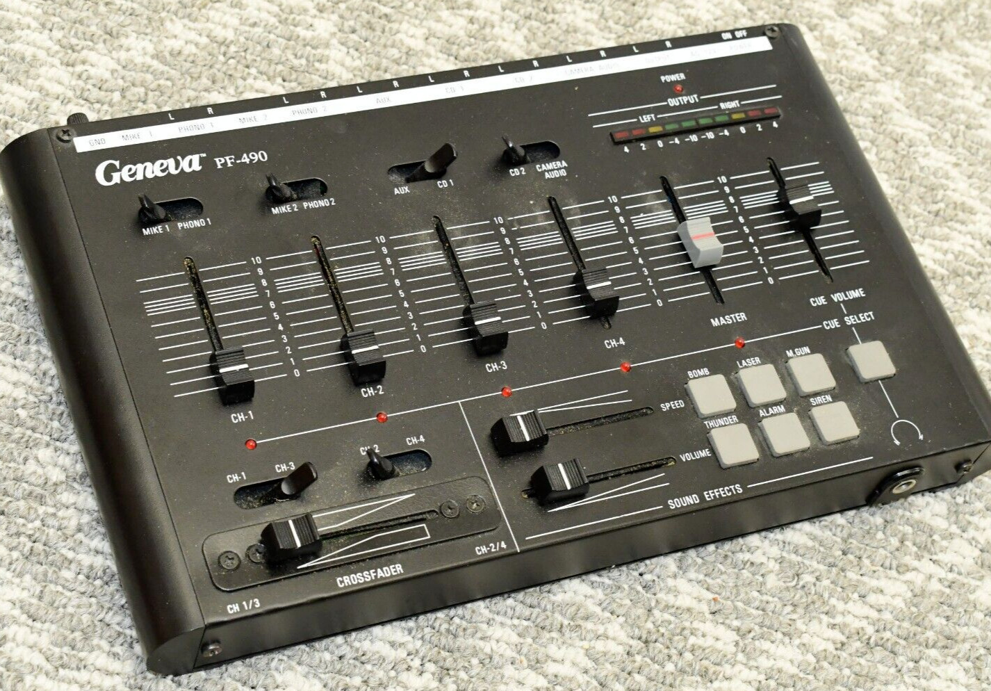 Geneva PF-492 Stereo DJ Mixer / Crossfader w/ Built in Sound Effects, NO ADAPTER