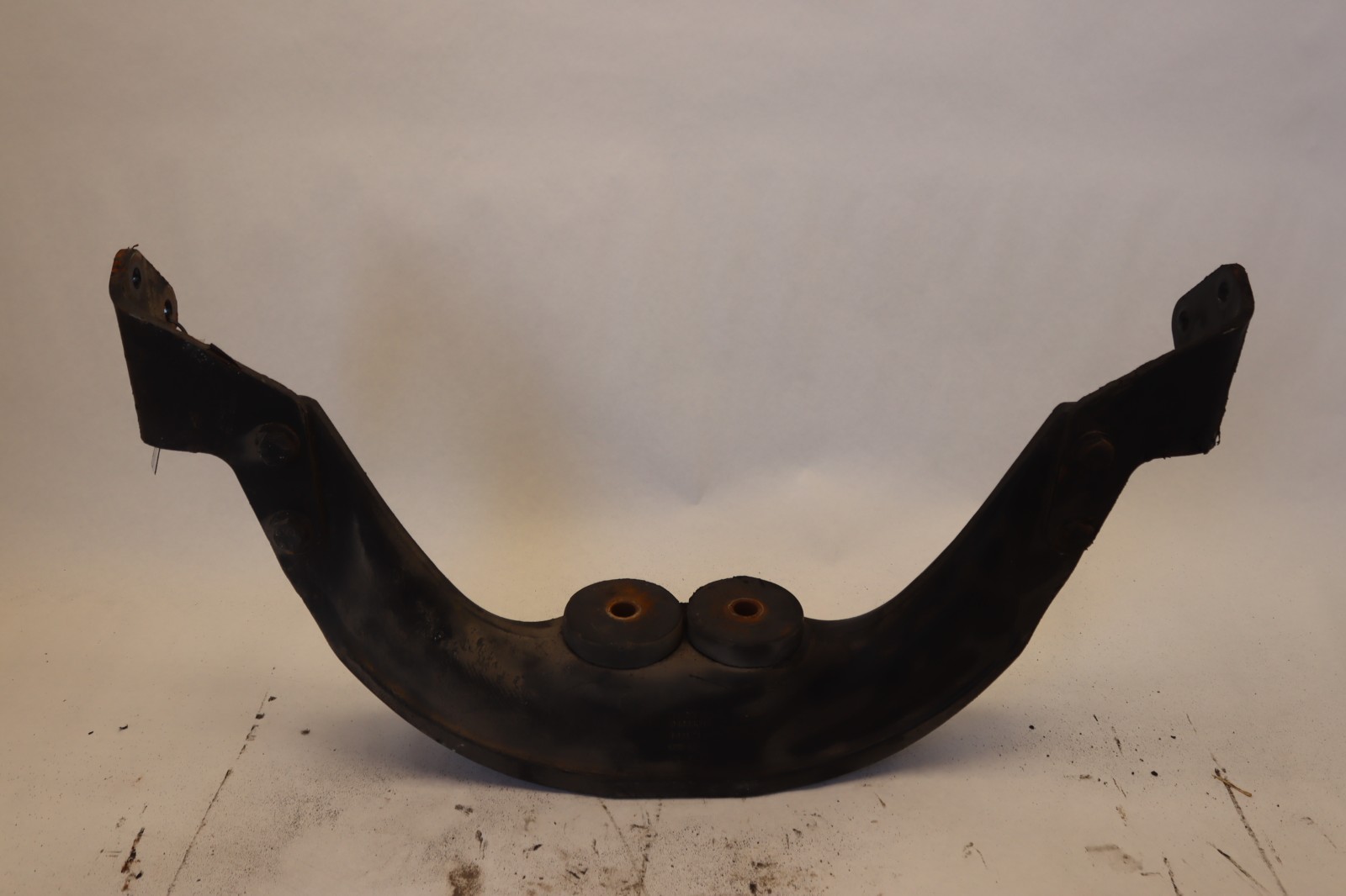 2006-2015 PETERBILT 386 / KENWORTH ENGINE CROSSMEMBER SUPPORT BRACKET MOUNT OEM