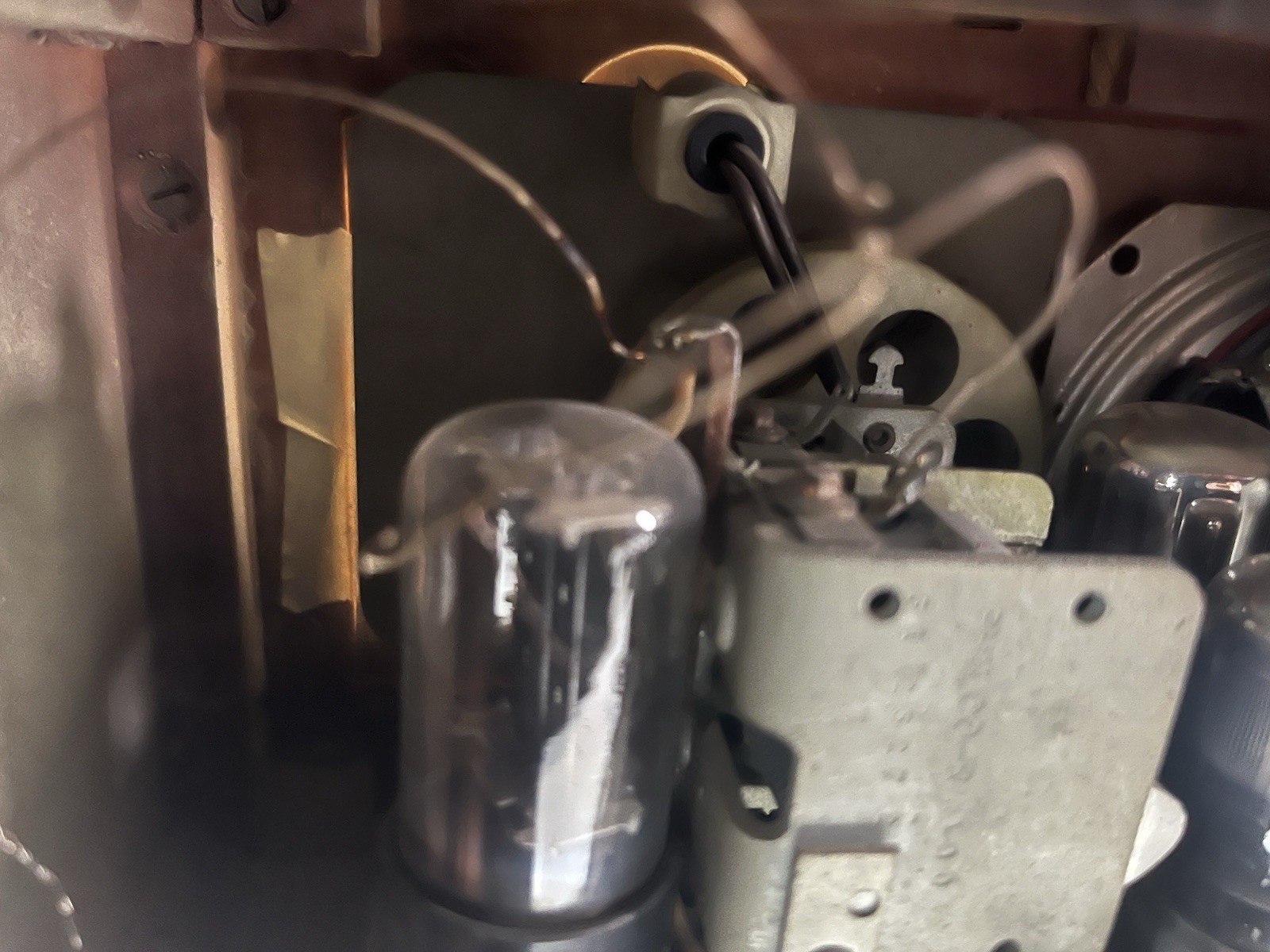 Philco 48-214 Radio