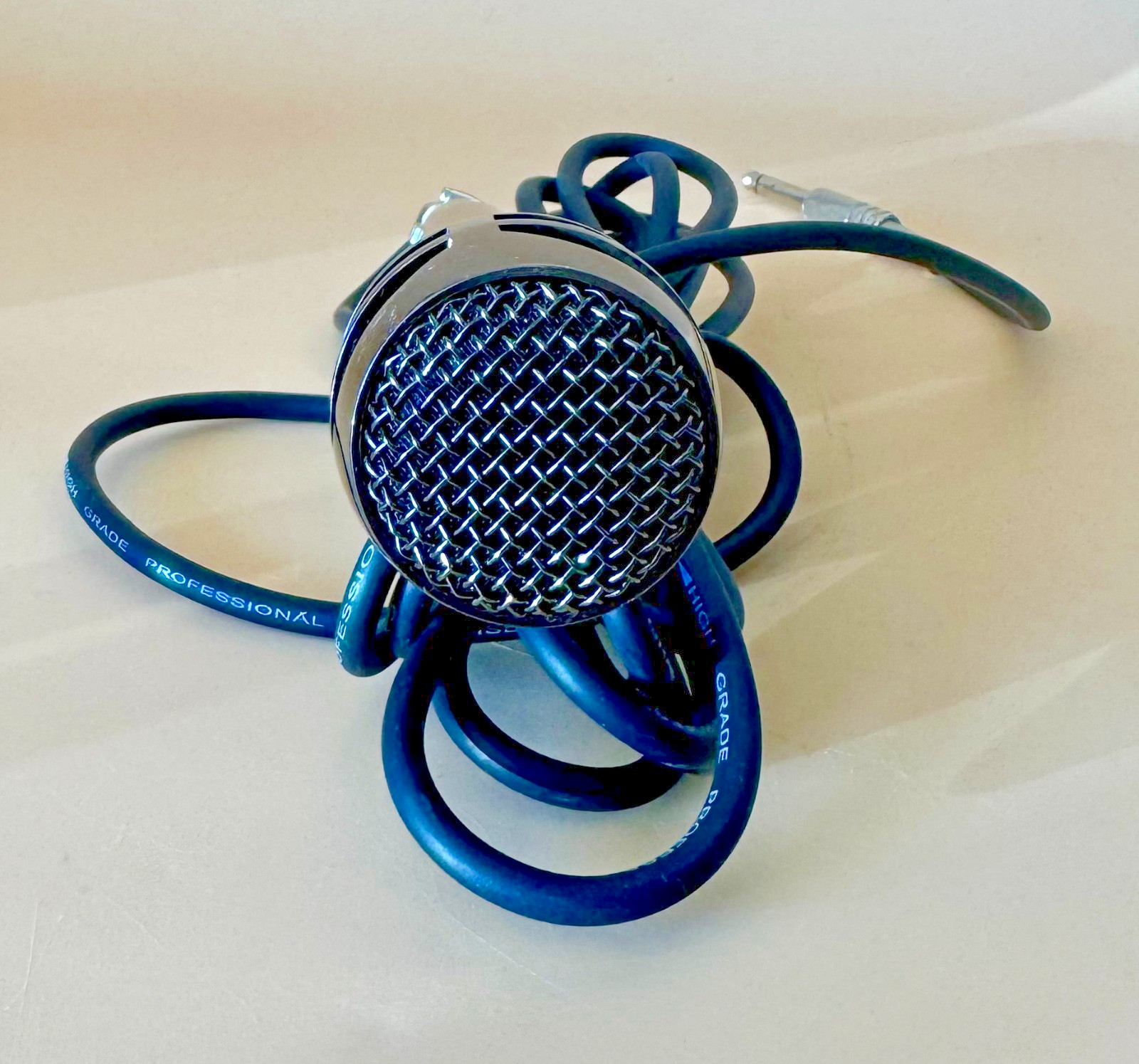 TEAC TM-77 Professional Dynamic Microphone with Cable