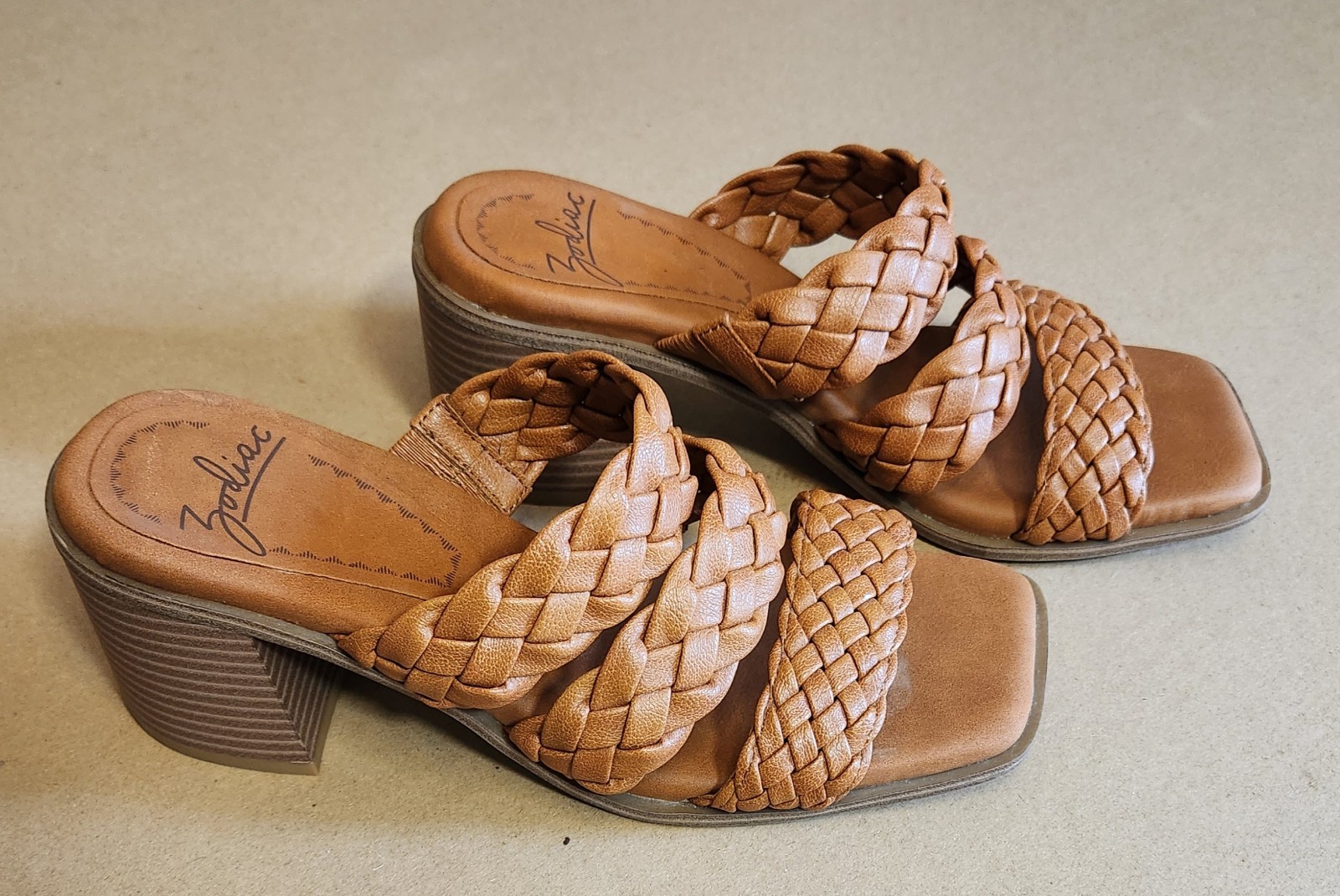 Zodiac Women's Lilah Caramel Sandals 9M