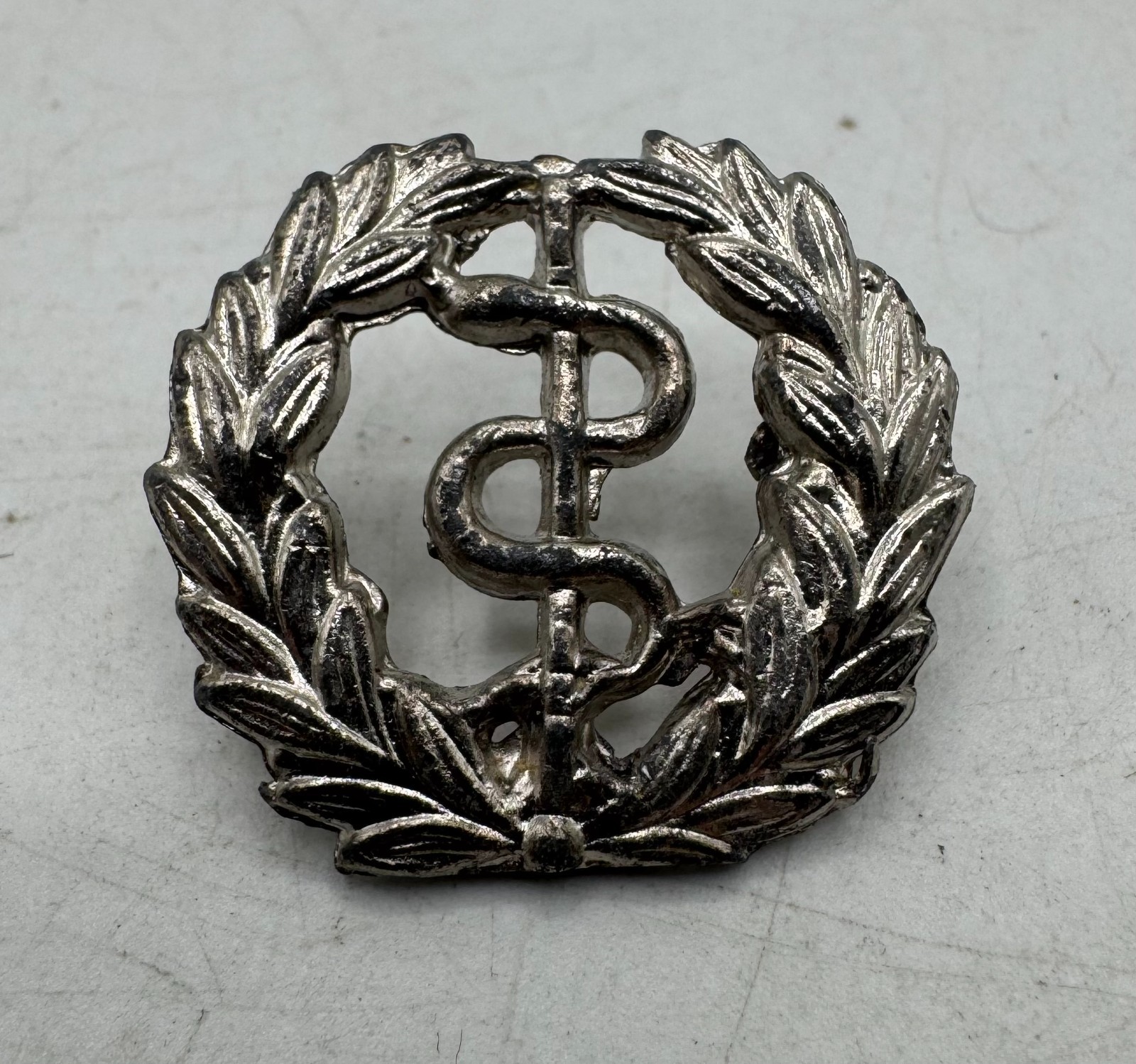 Vintage Saddam era Iraqi Army Medical Collar Branch Insignia Pin Desert Storm