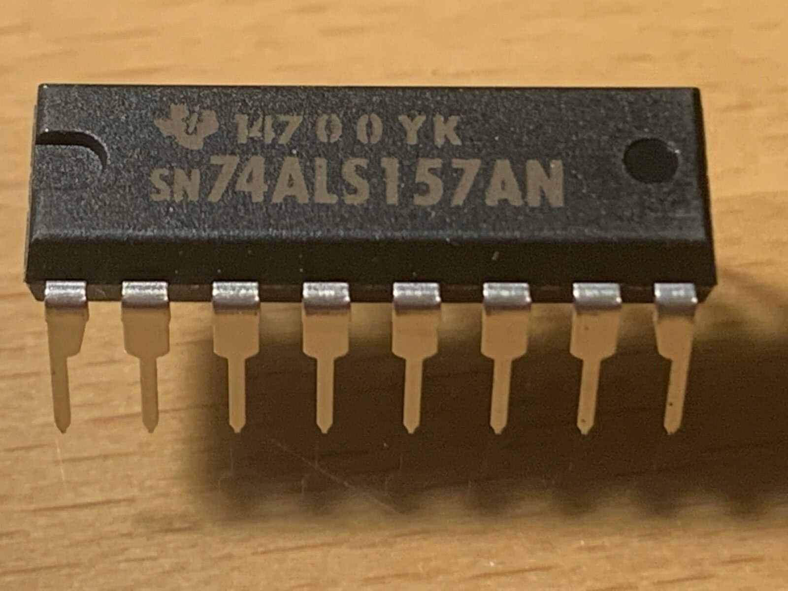 SN74ALS157AN - Texas Instruments IC - Multiplexers - DIP16 - NOS