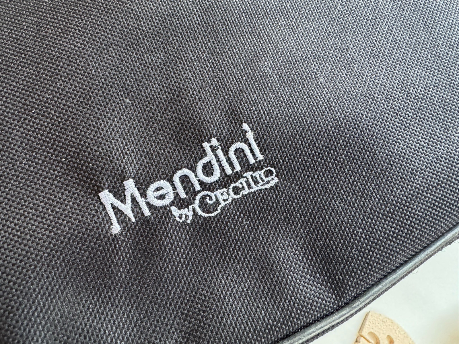 Mendini by Cecilio Pink 3/4 Violin – Missing 1 String + New Set, Case & Bow