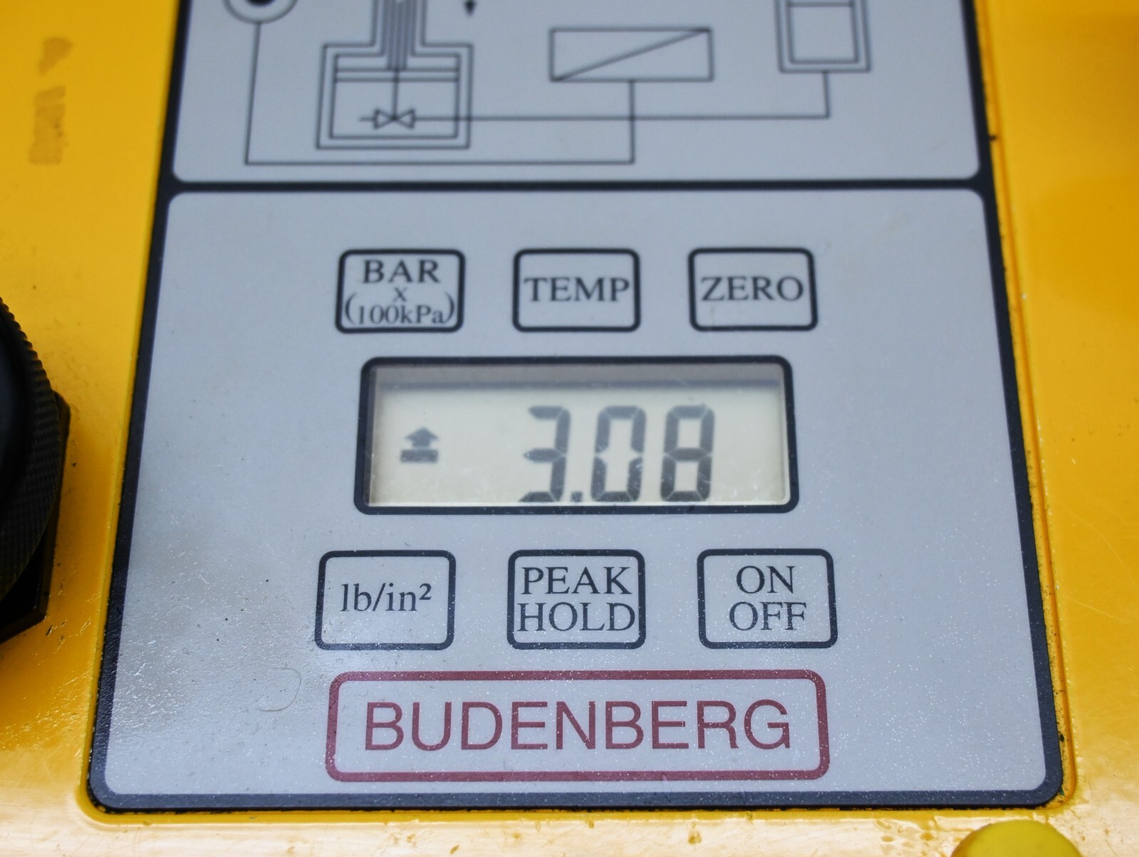 BUDENBERG E400 DIGITAL HYDRAULIC PRESSURE CALIBRATOR.