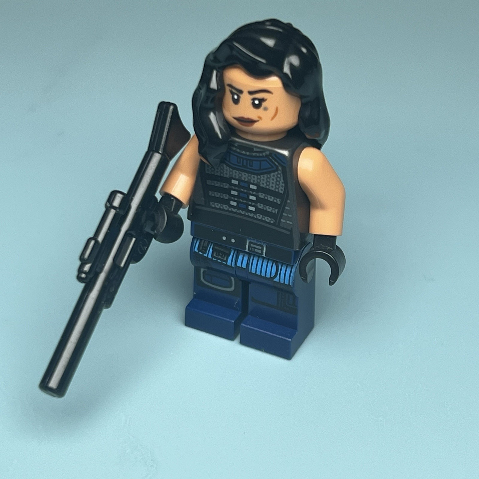 Lego Star Wars Cara Dune Minifigure w/ Blaster Rifle Mandalorian sw1058 A10
