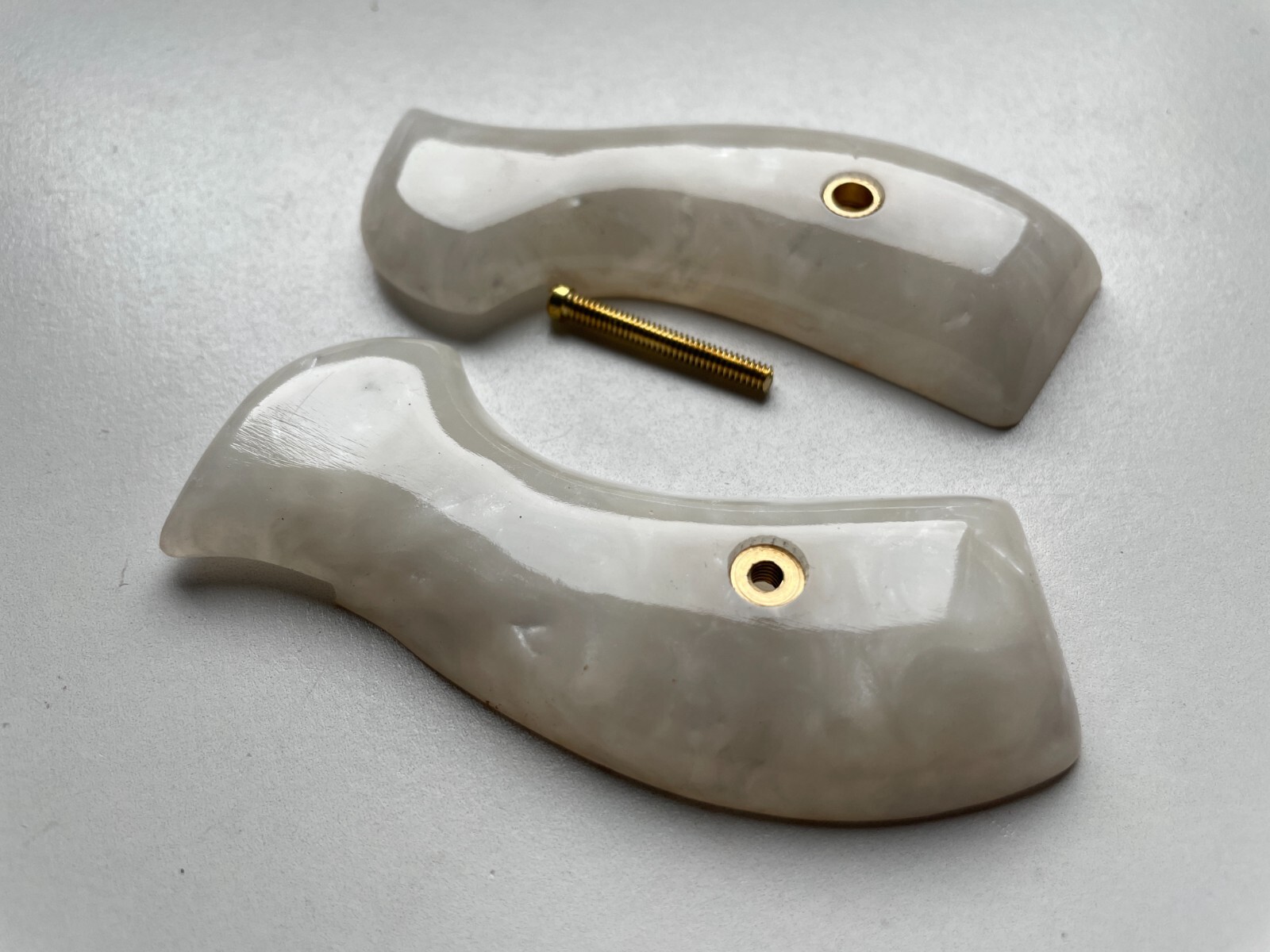 White pearl epoxy Grip for Taurus Small Fame M85 605 850 856 905 941.38 Special