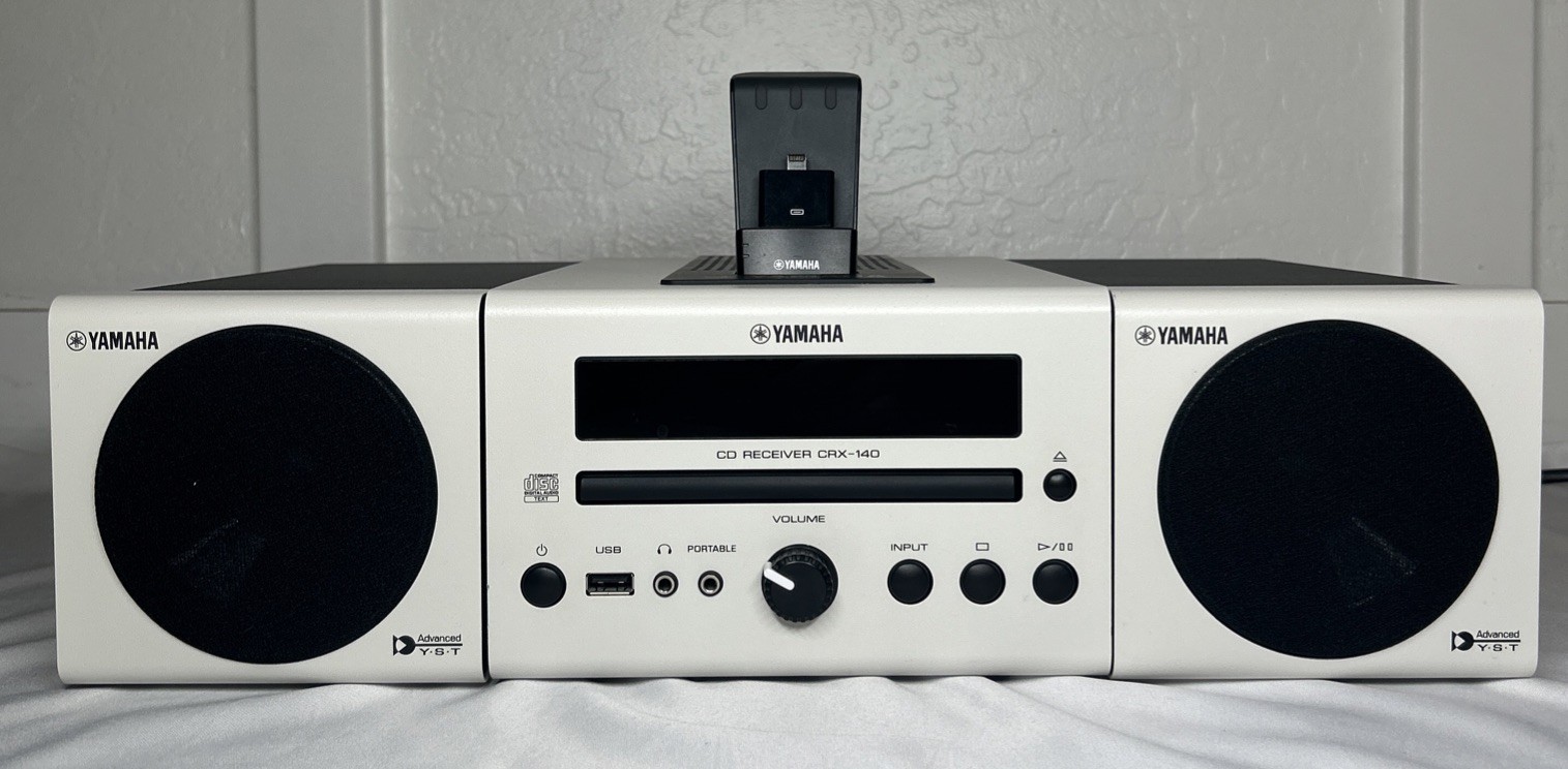YAMAHA CRX140 Compact CD Receiver Natural Sound Desktop Audio 2010 Edition used