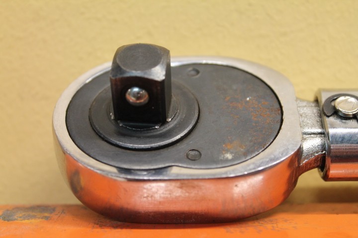 1/2 Inch Click Type Ratcheting Torque Wrench-Reversible Used
