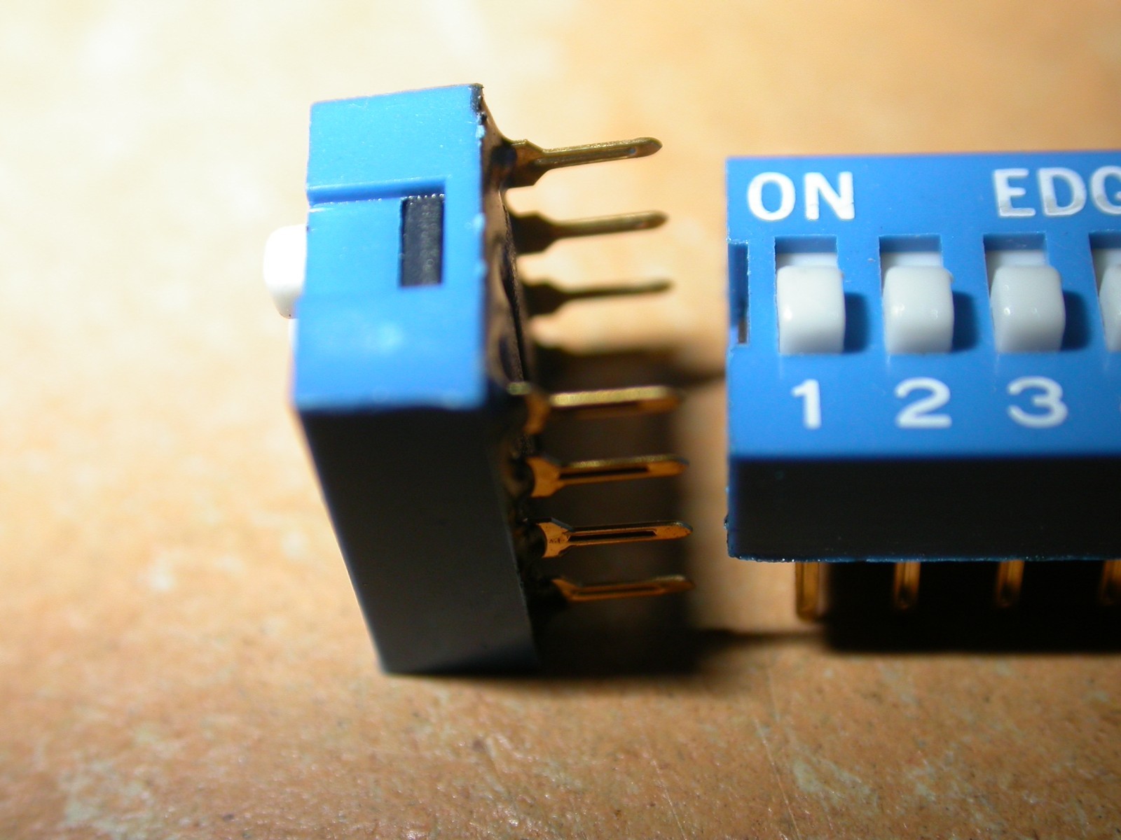 DIP switch 4 pole blue coding sliding RM 2.54 DIL 5 pieces L#028-1