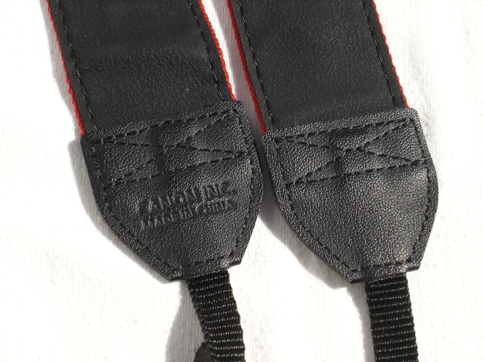 CANON EOS 7D CAMERA NECK STRAP Black / Red