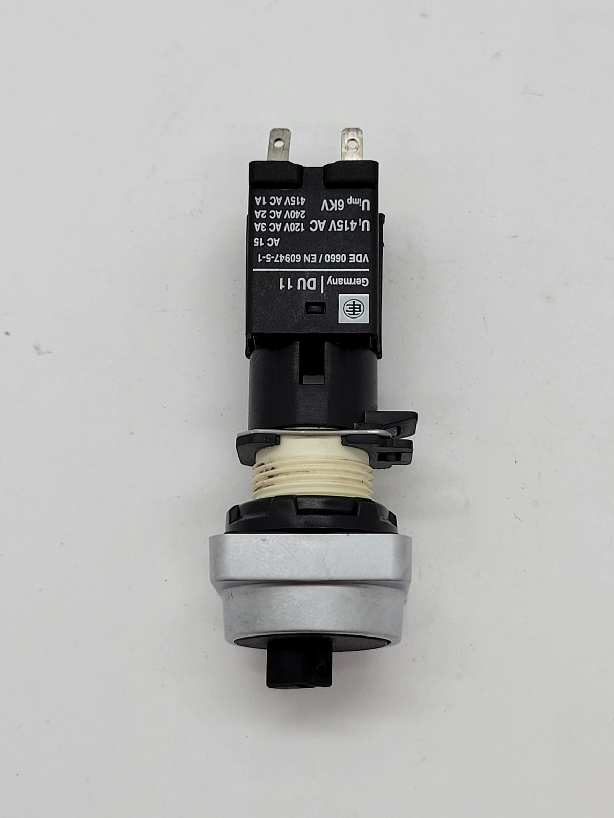 Square D D6G2SDU11 Selector Switch 415V AC-120V 3A 6KV 4 Pin 2 Position Switch