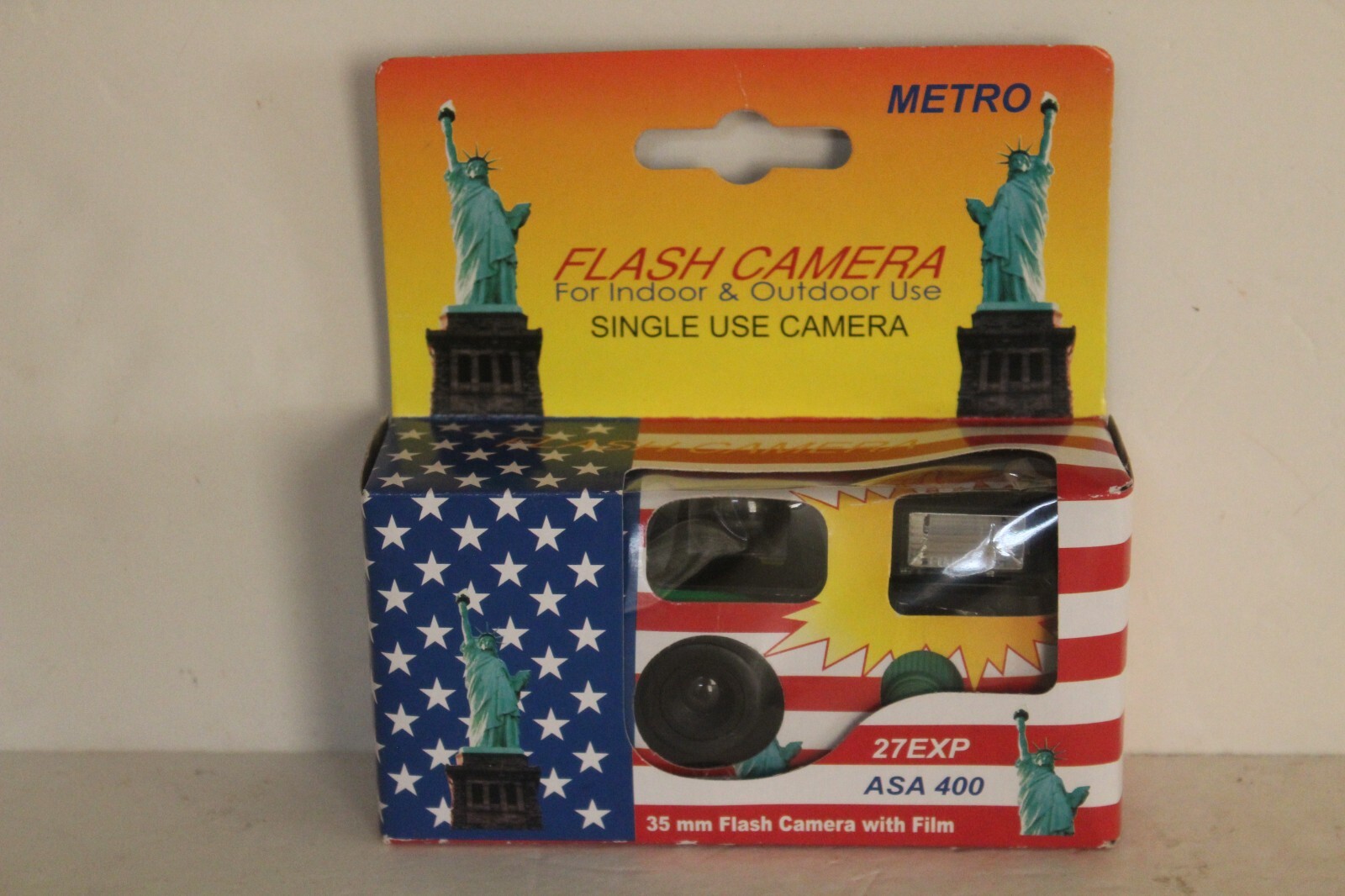 Metro flash camera single use ,27EXP,400 ASA , 35mm  03/2010