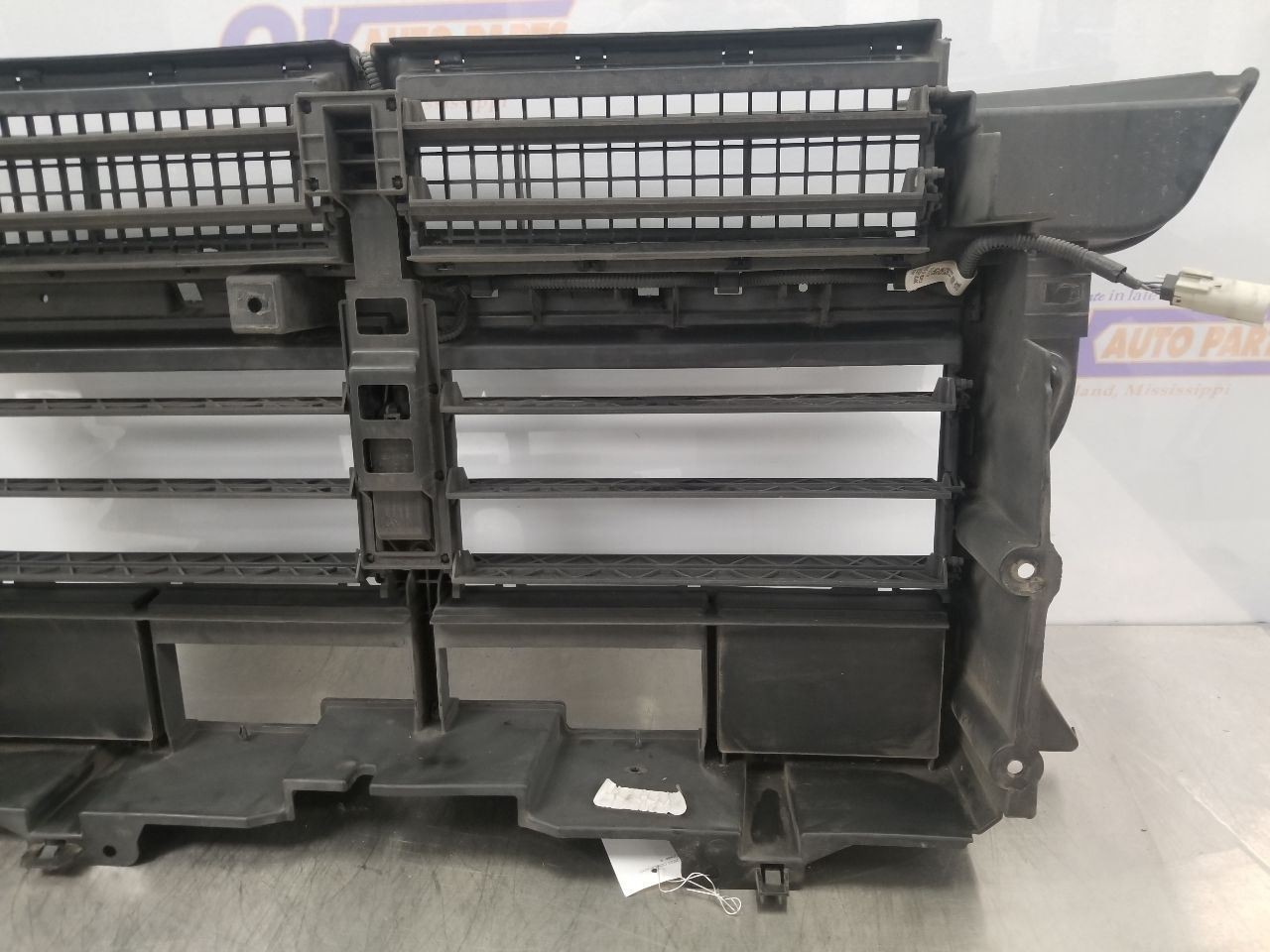 22 CHEVY COLORADO LT 2.5L AIR SHUTTER OEM