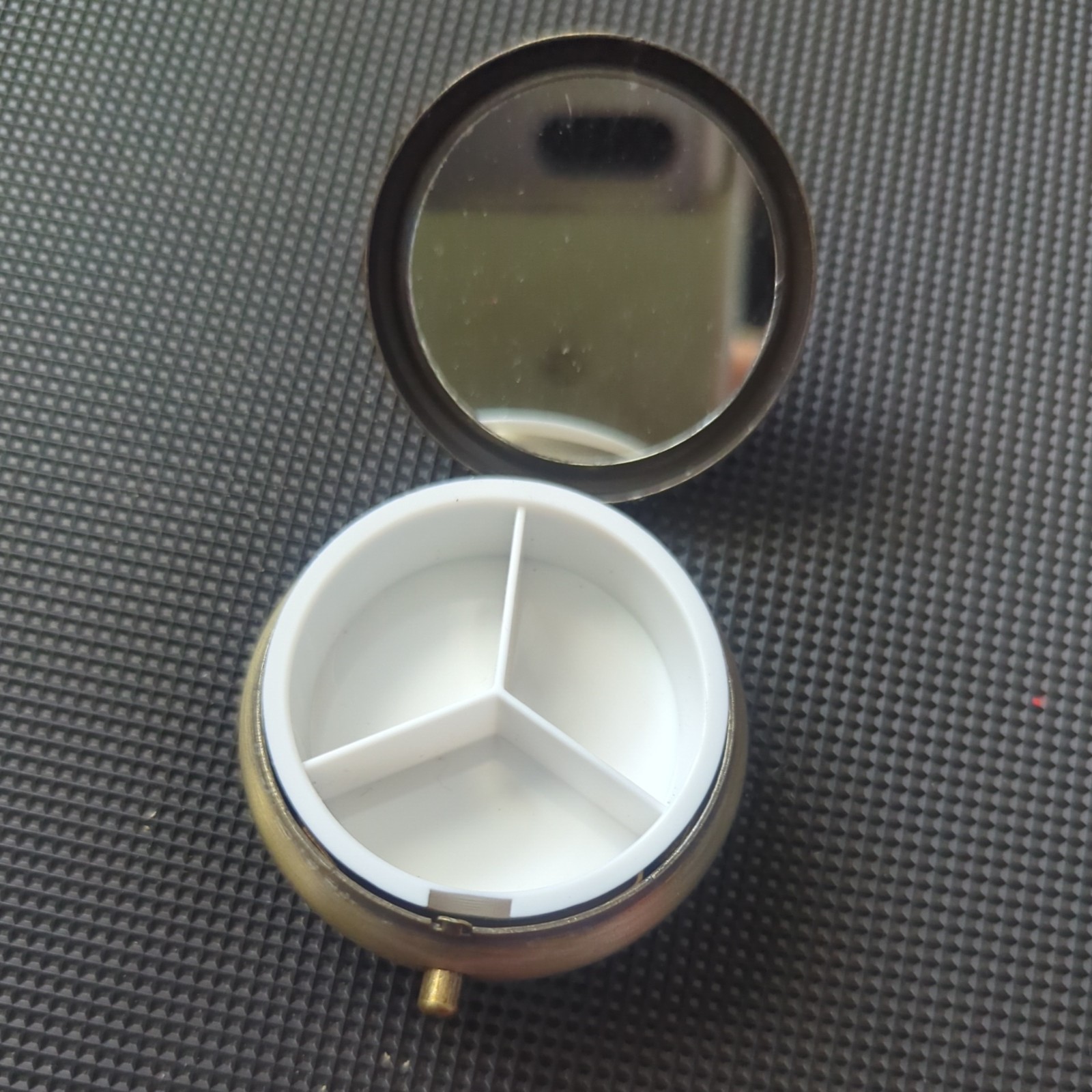 Small Trinket Box, brass, flowers, used, old